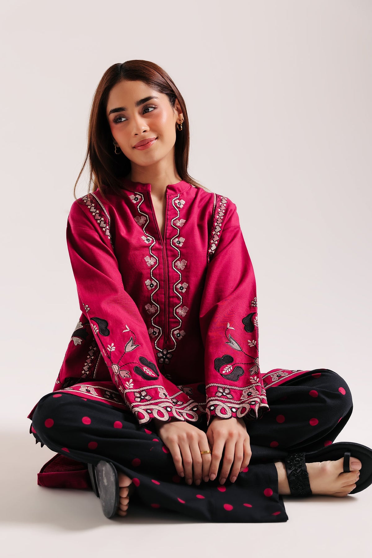 EMBROIDERED SUIT (E9531-102-404)