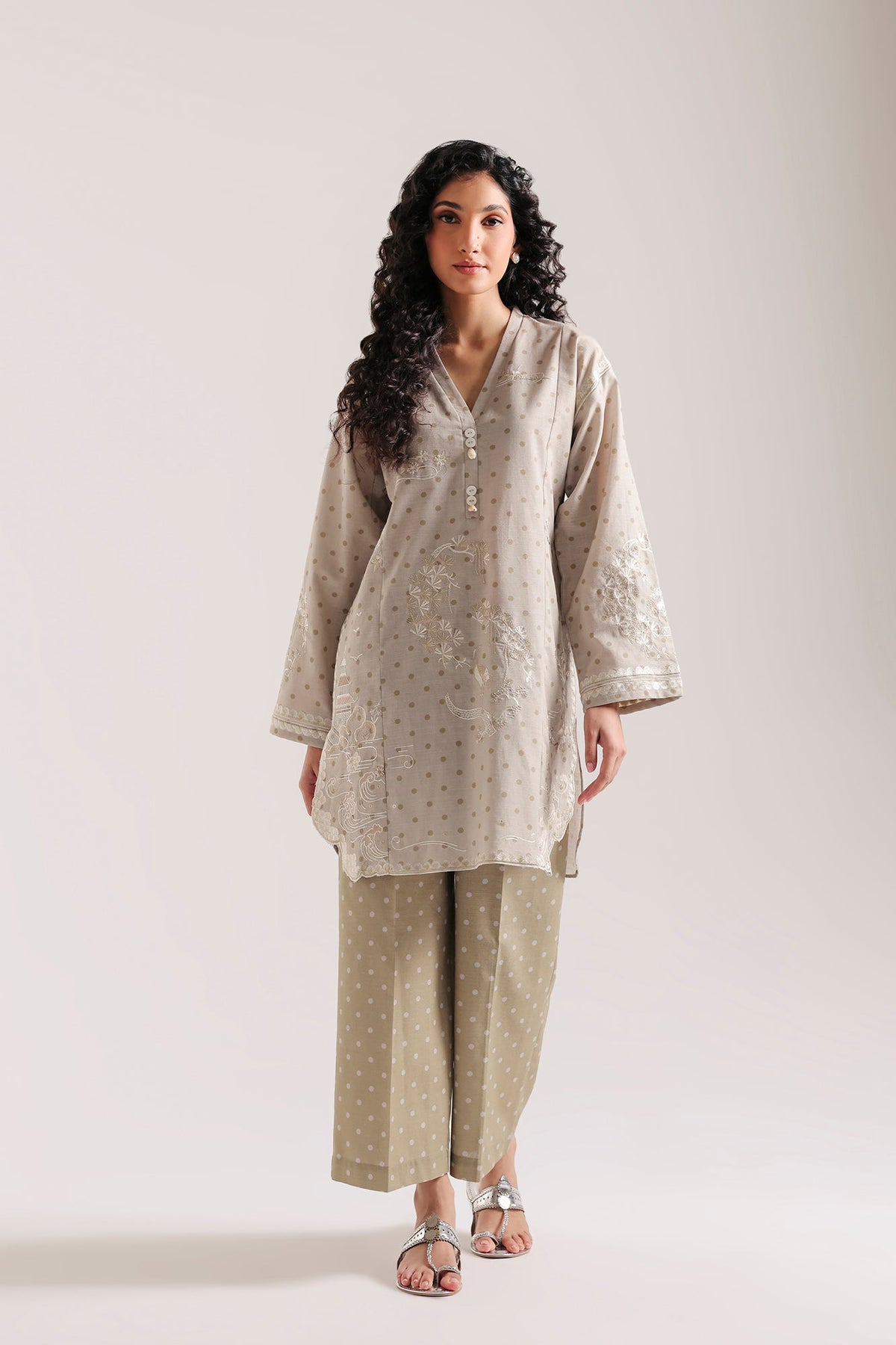 EMBROIDERED SUIT (E9533-102-006)