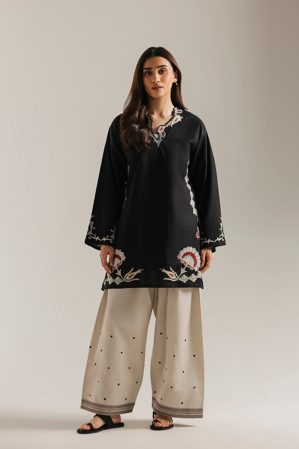 EMBROIDERED SUIT (E9541-102-902)