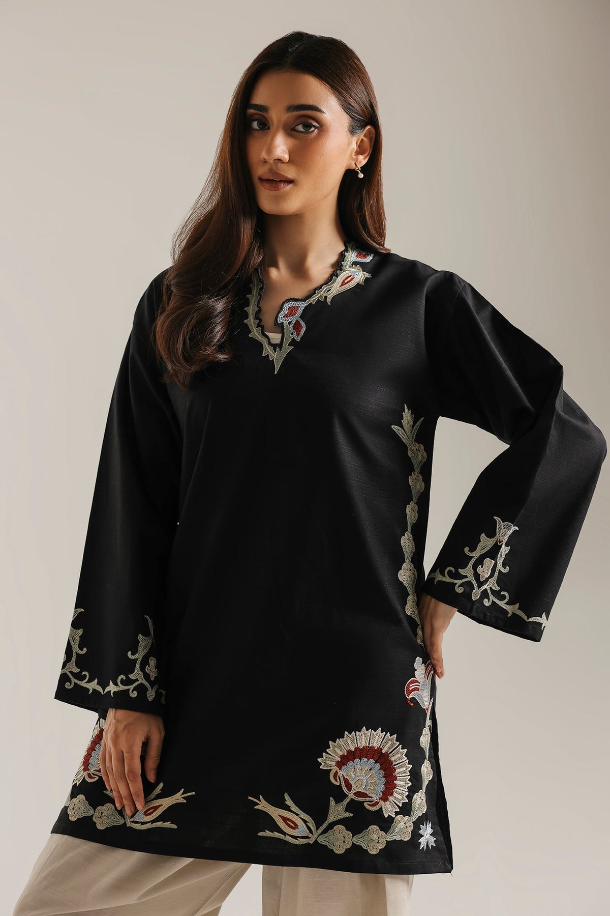 EMBROIDERED SUIT (E9541-102-902)