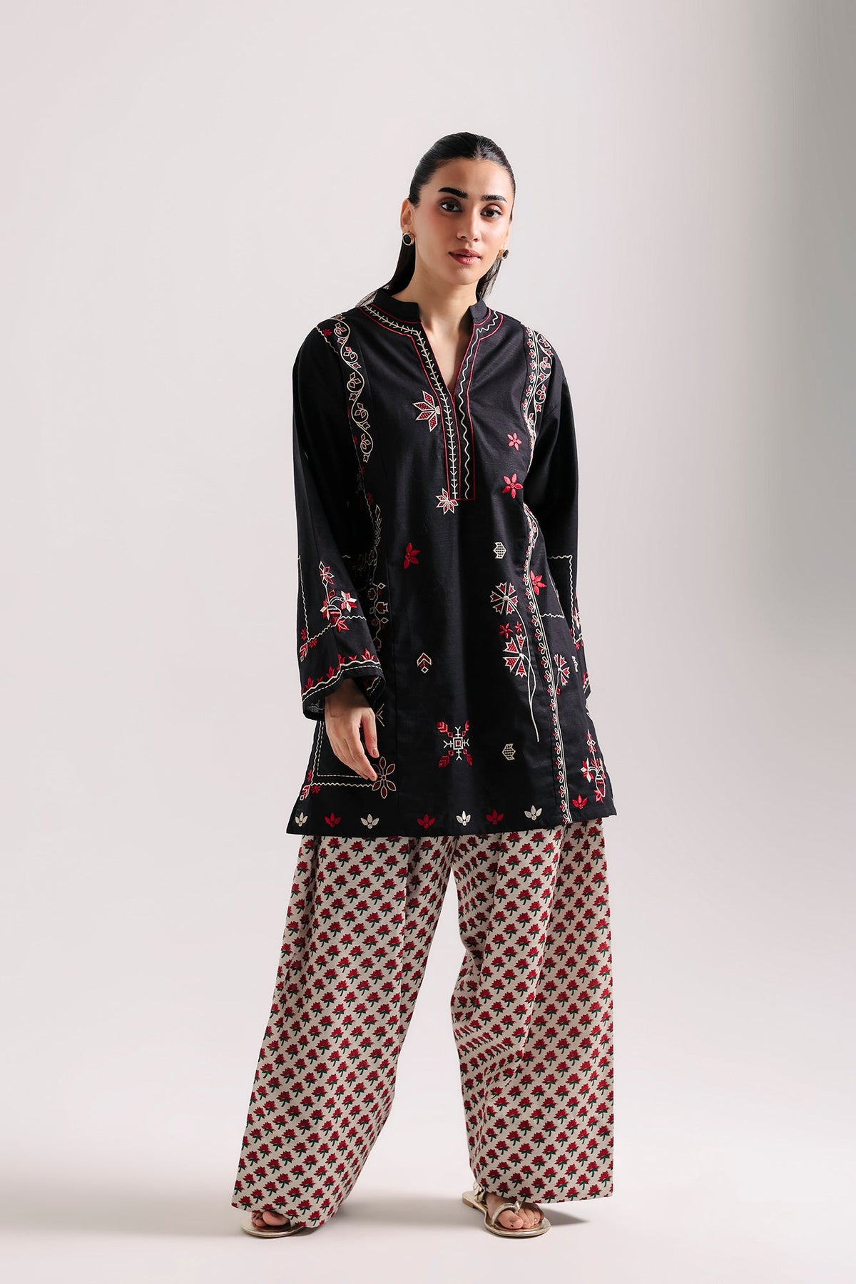 EMBROIDERED SUIT (E9546-102-902)