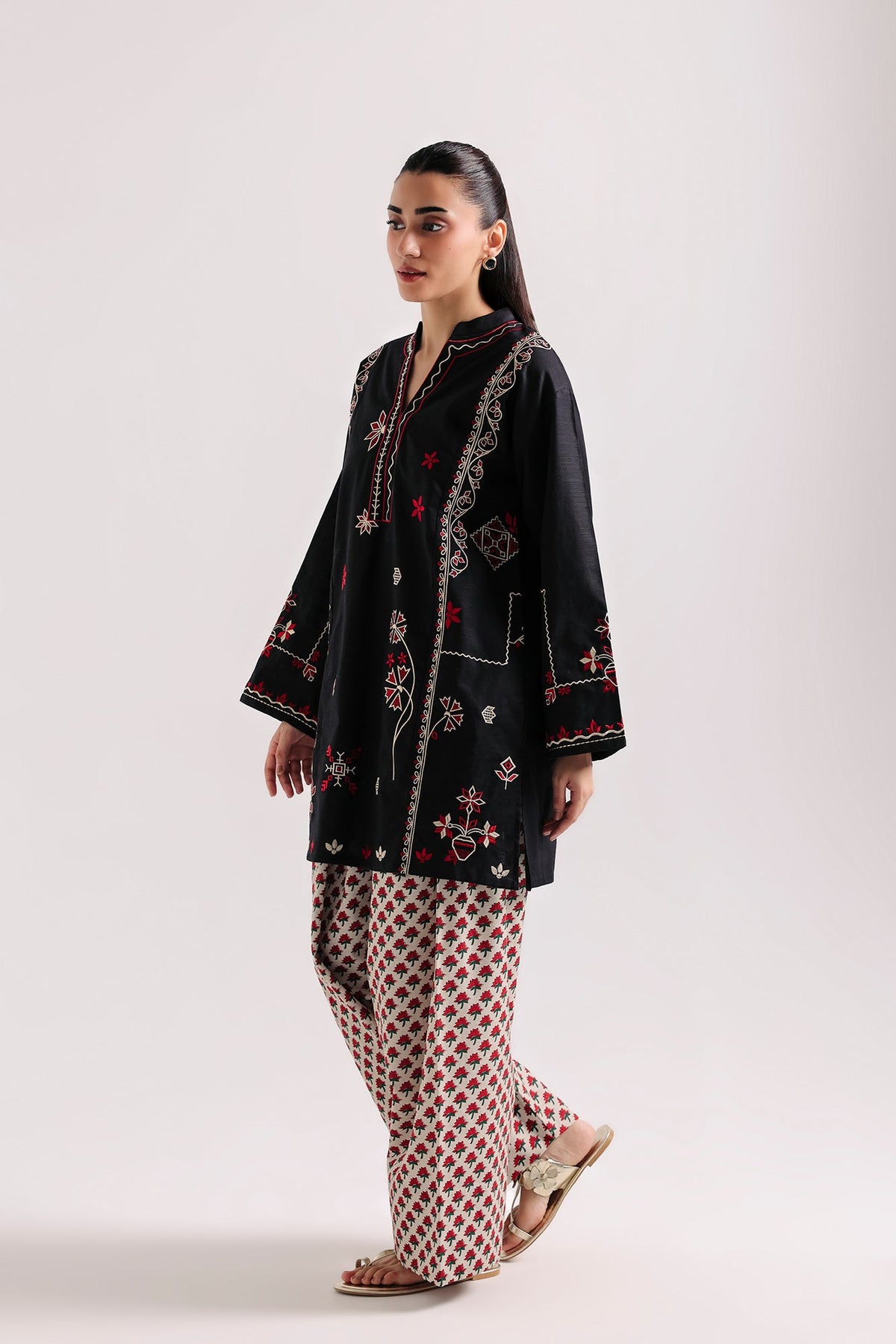 EMBROIDERED SUIT (E9546-102-902)