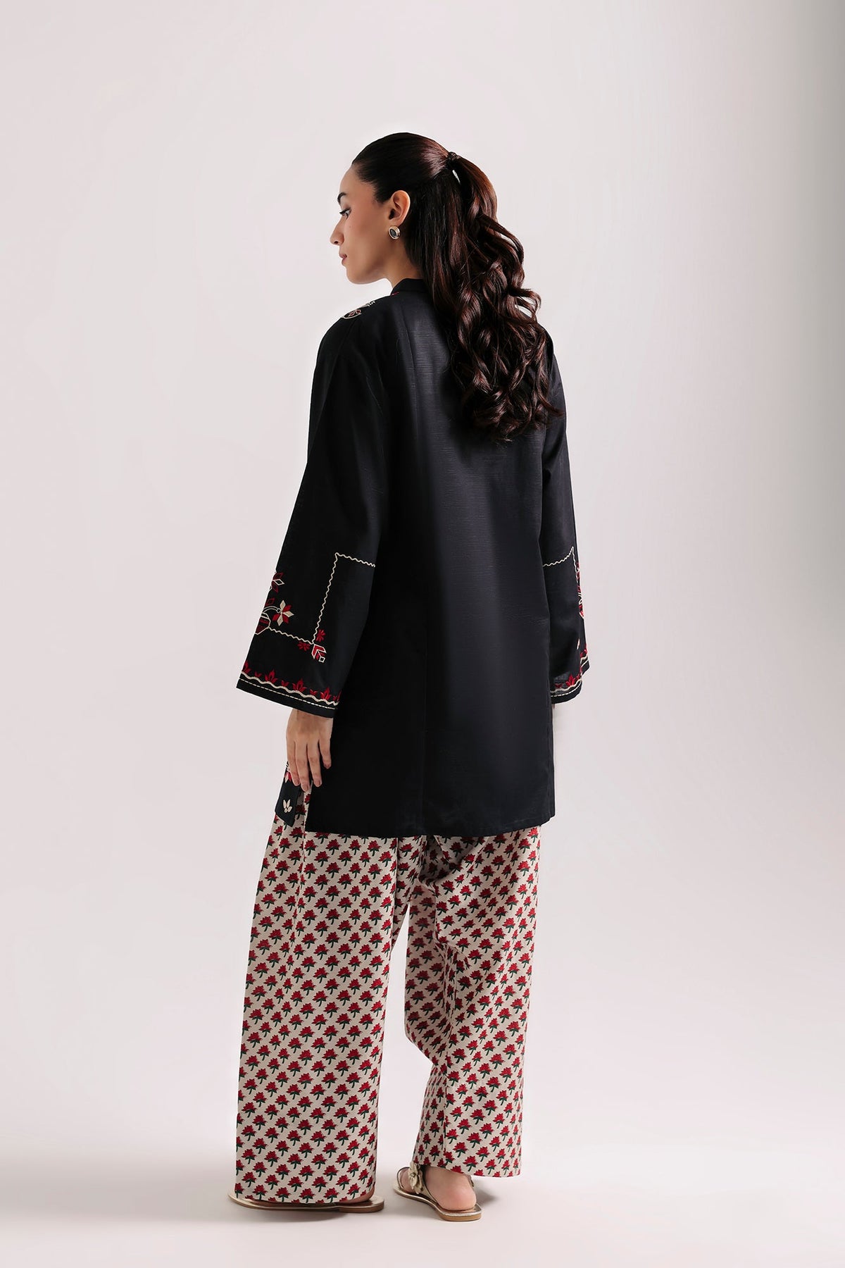 EMBROIDERED SUIT (E9546-102-902)