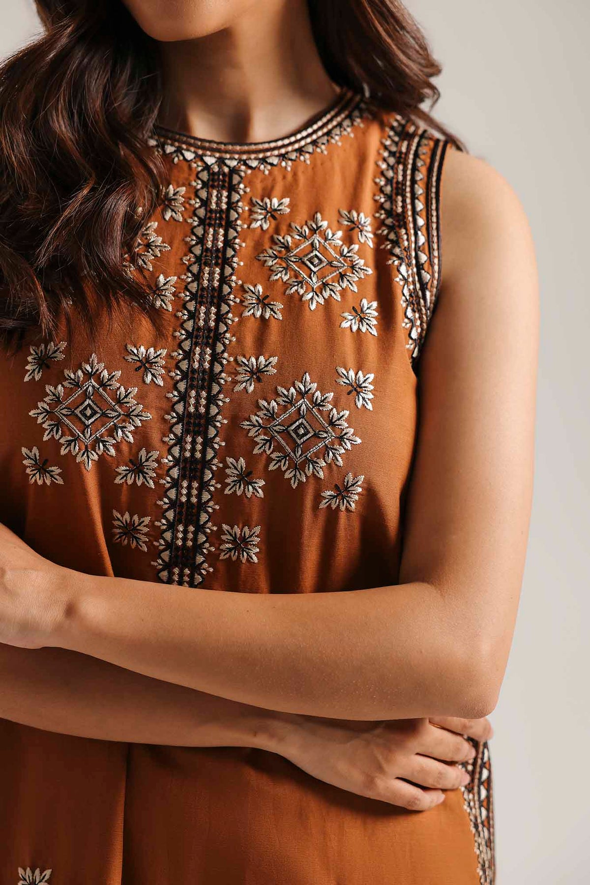 EMBROIDERED KURTI (E9600-102-821)