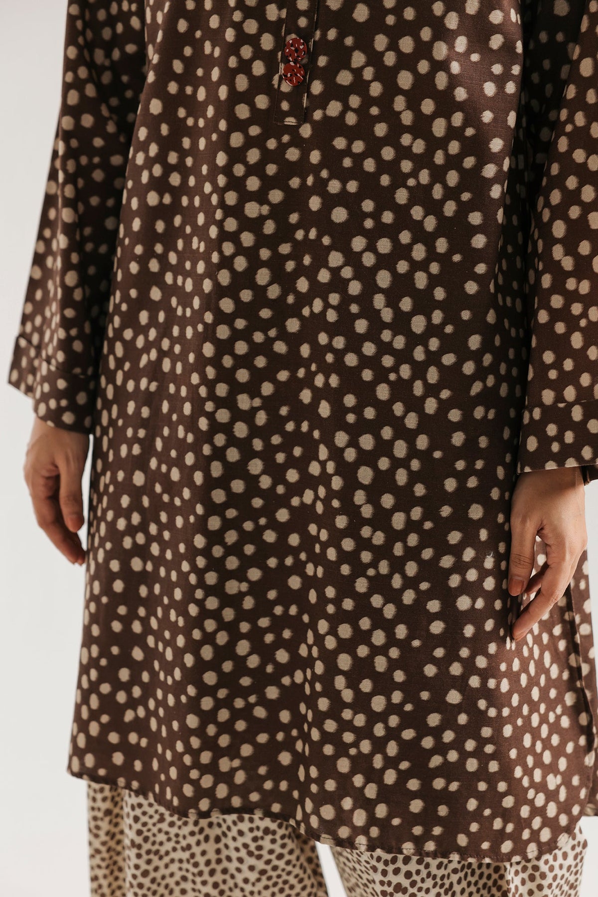EMBROIDERED SUIT (E9798-102-803)