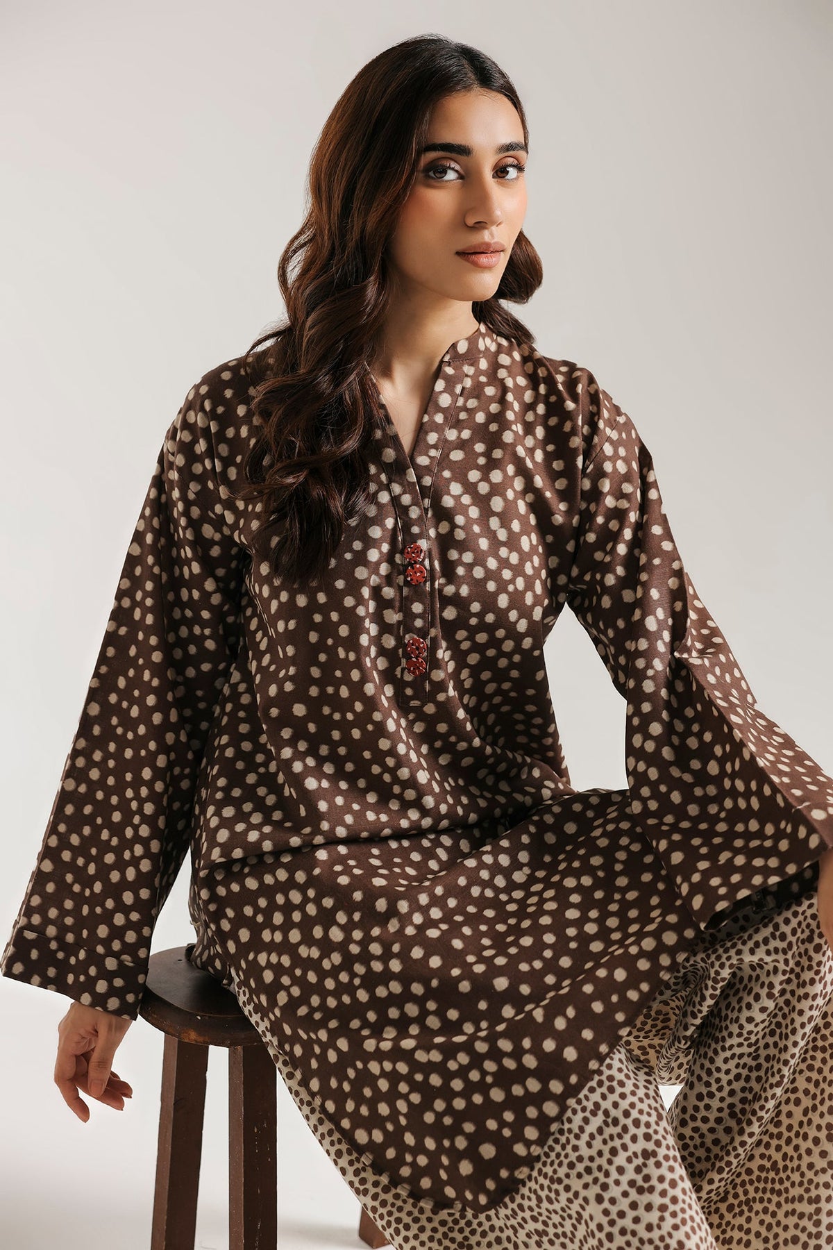 EMBROIDERED SUIT (E9798-102-803)