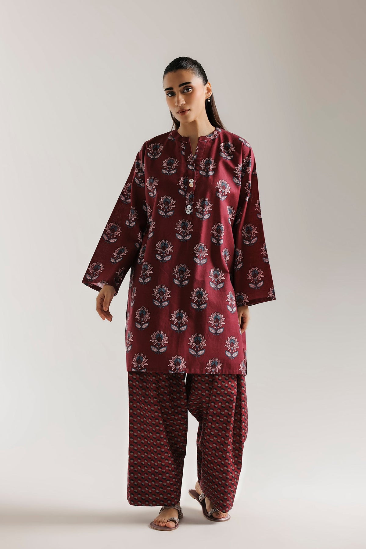 EMBROIDERED SUIT (E9802-102-519)