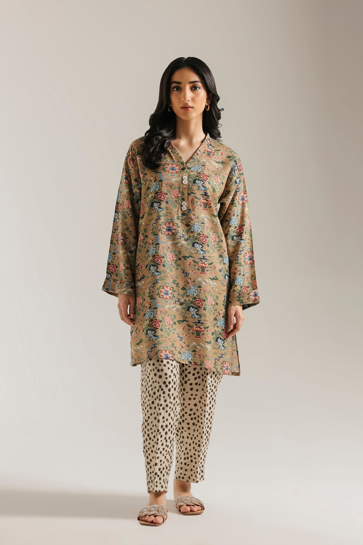 EMBROIDERED SUIT (E9820-102-121)