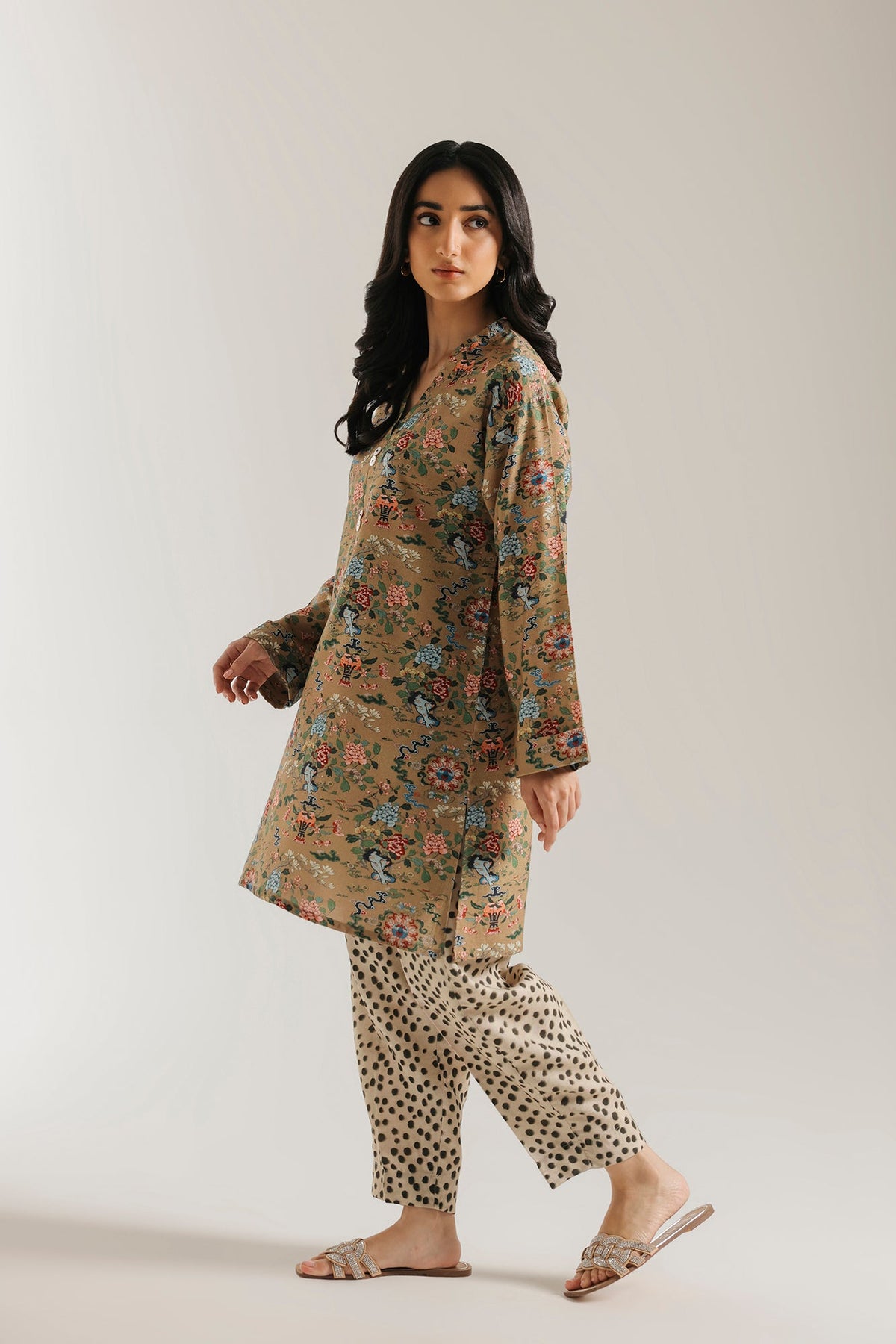EMBROIDERED SUIT (E9820-102-121)