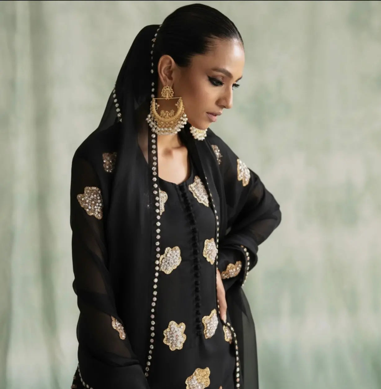 Pearls-Festive Black Edition