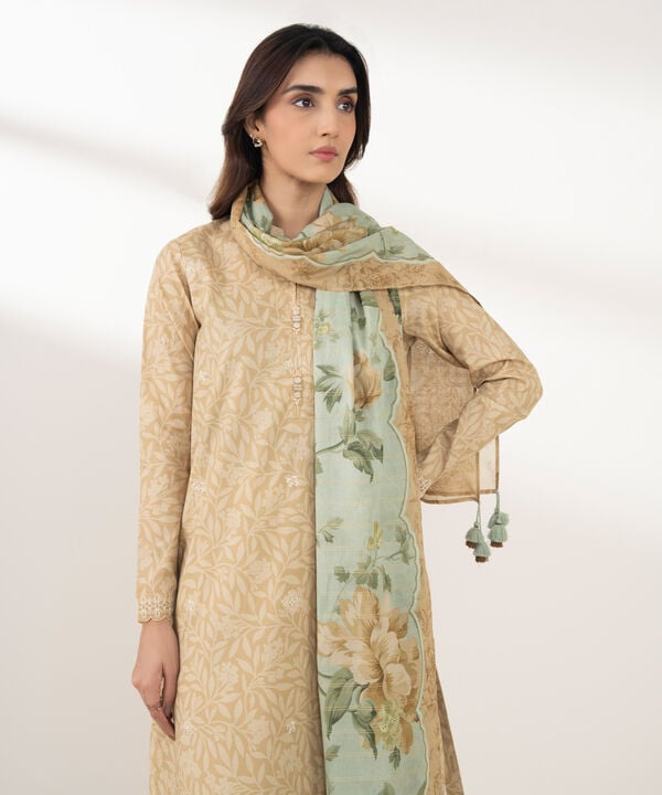 3 Piece - Embroidered Zari Lawn Suit