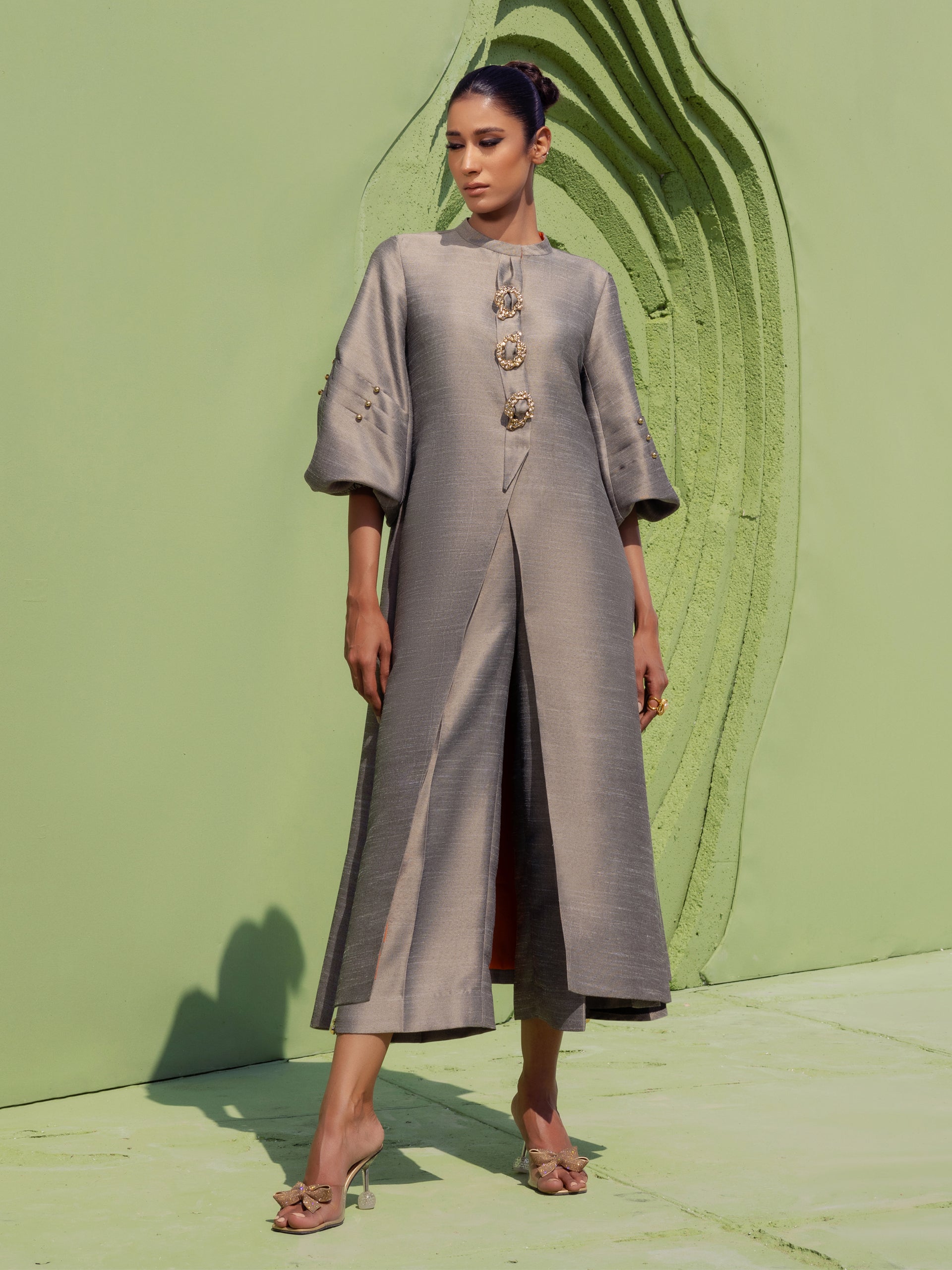 Vera - Grey
