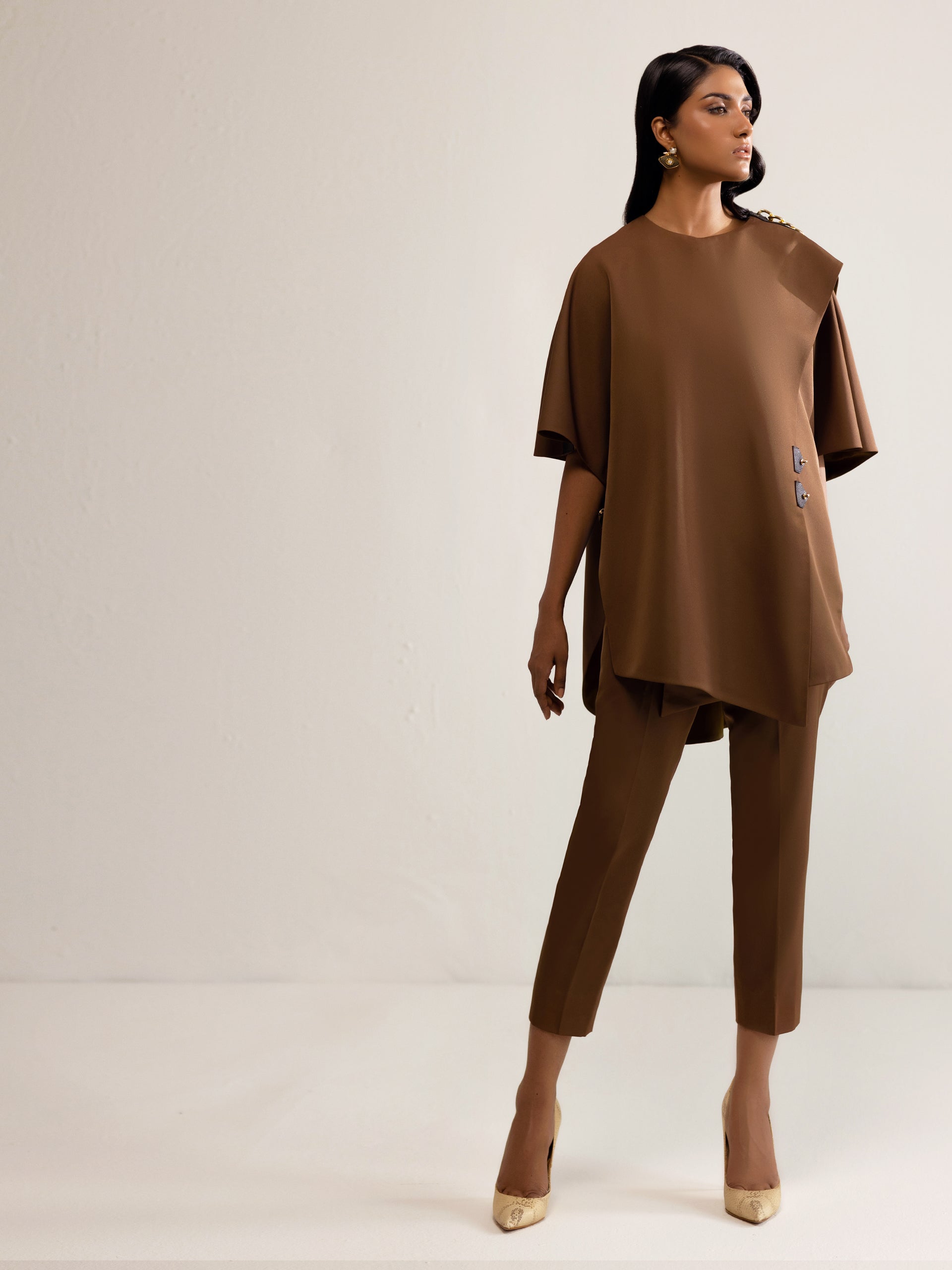 Shas - Taupe