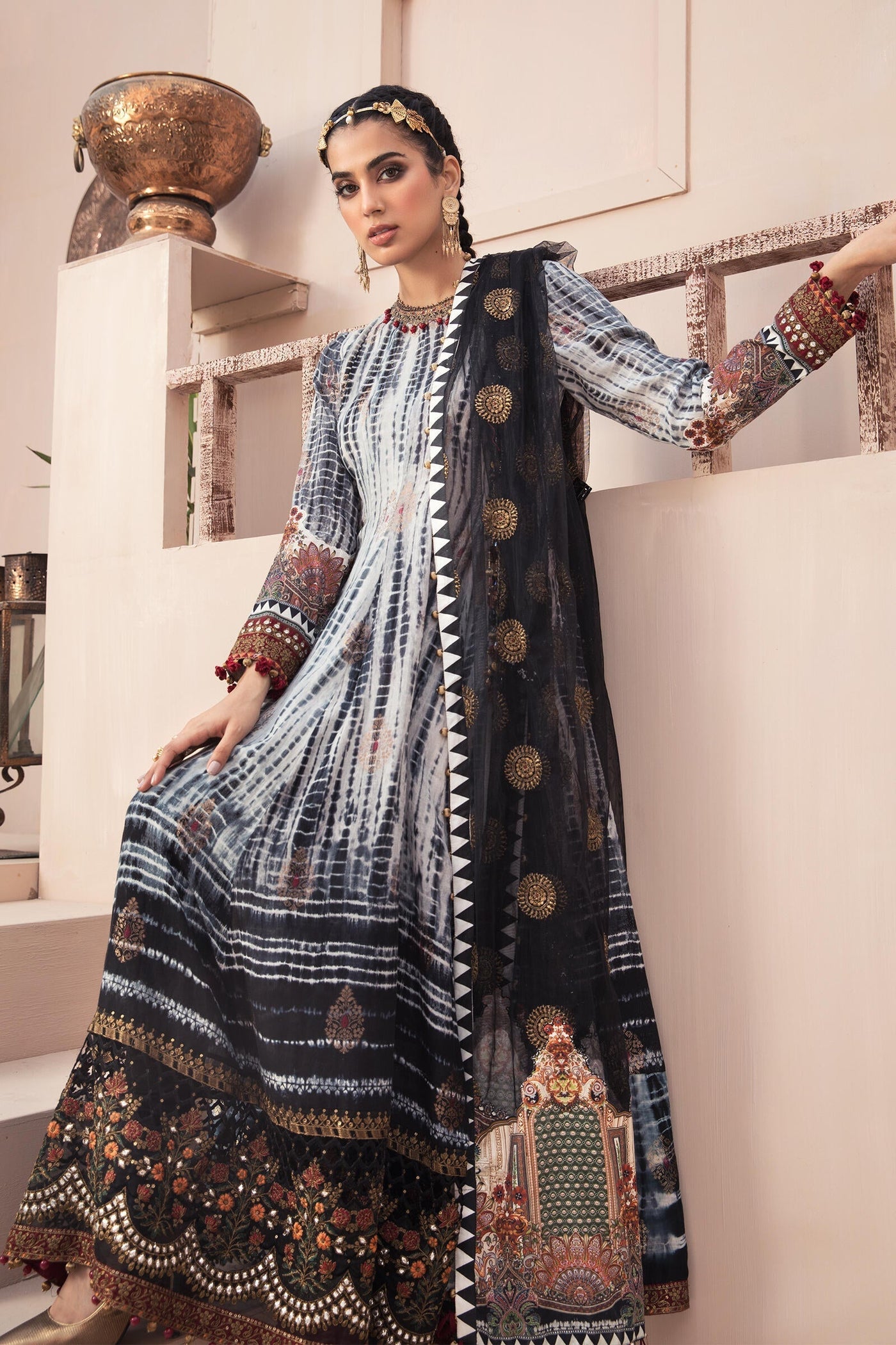 Unstitched Lawn El-21-04-Black And Kora