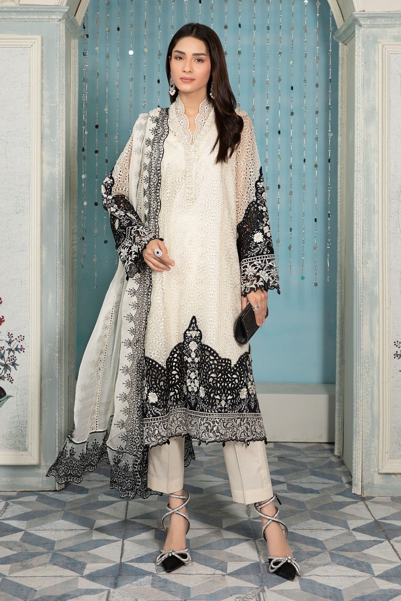 Suit Off White And Black Els-22-05