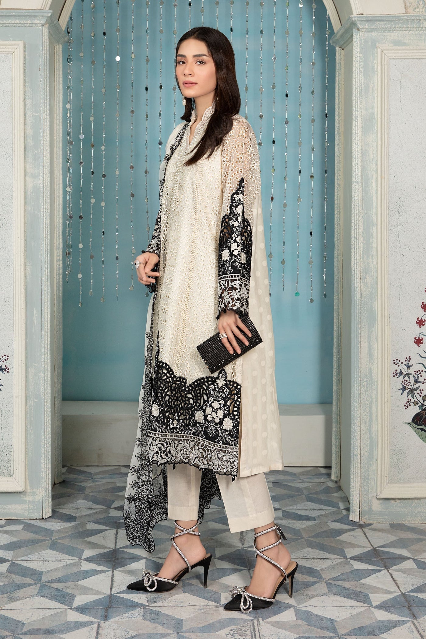 Suit Off White And Black Els-22-05