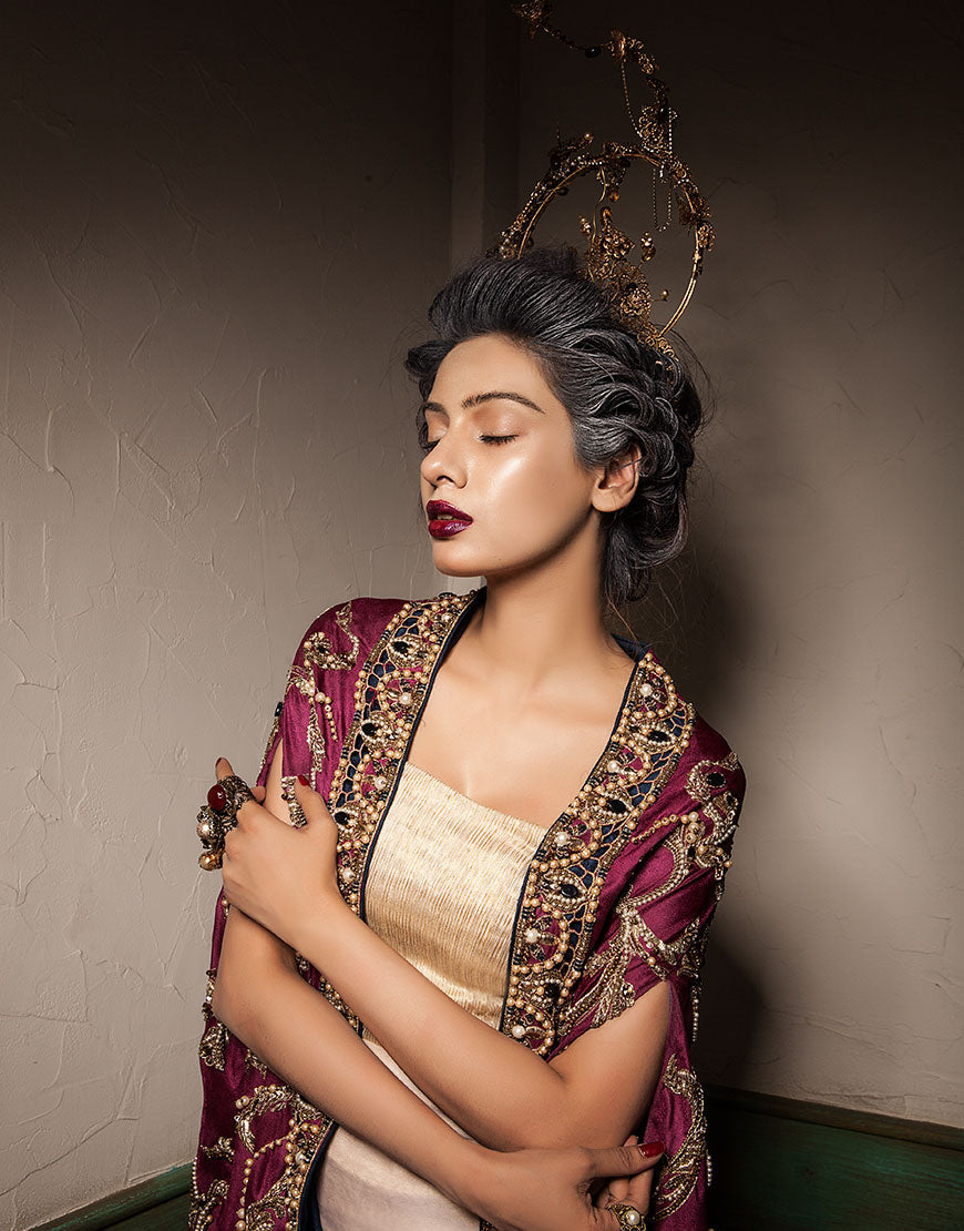 https://cdn.shopify.com/s/files/1/0262/2531/1795/products/EMPRESS-CAPE-02.jpg?v=1587686454