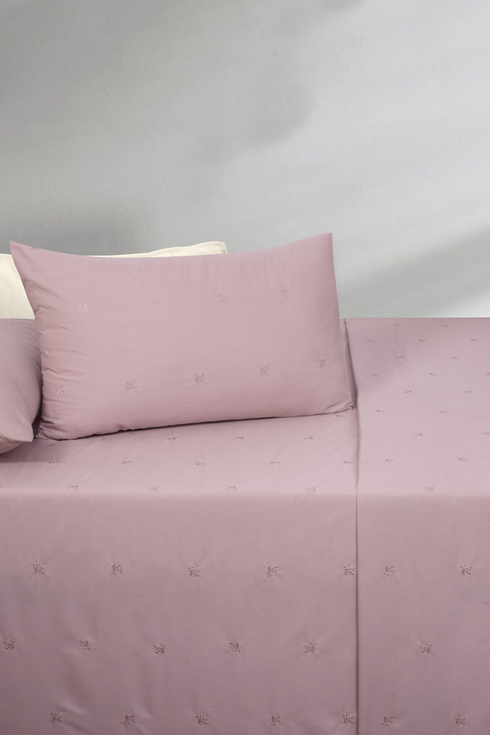 Es-04 Dyed Embroidered Sheet Set