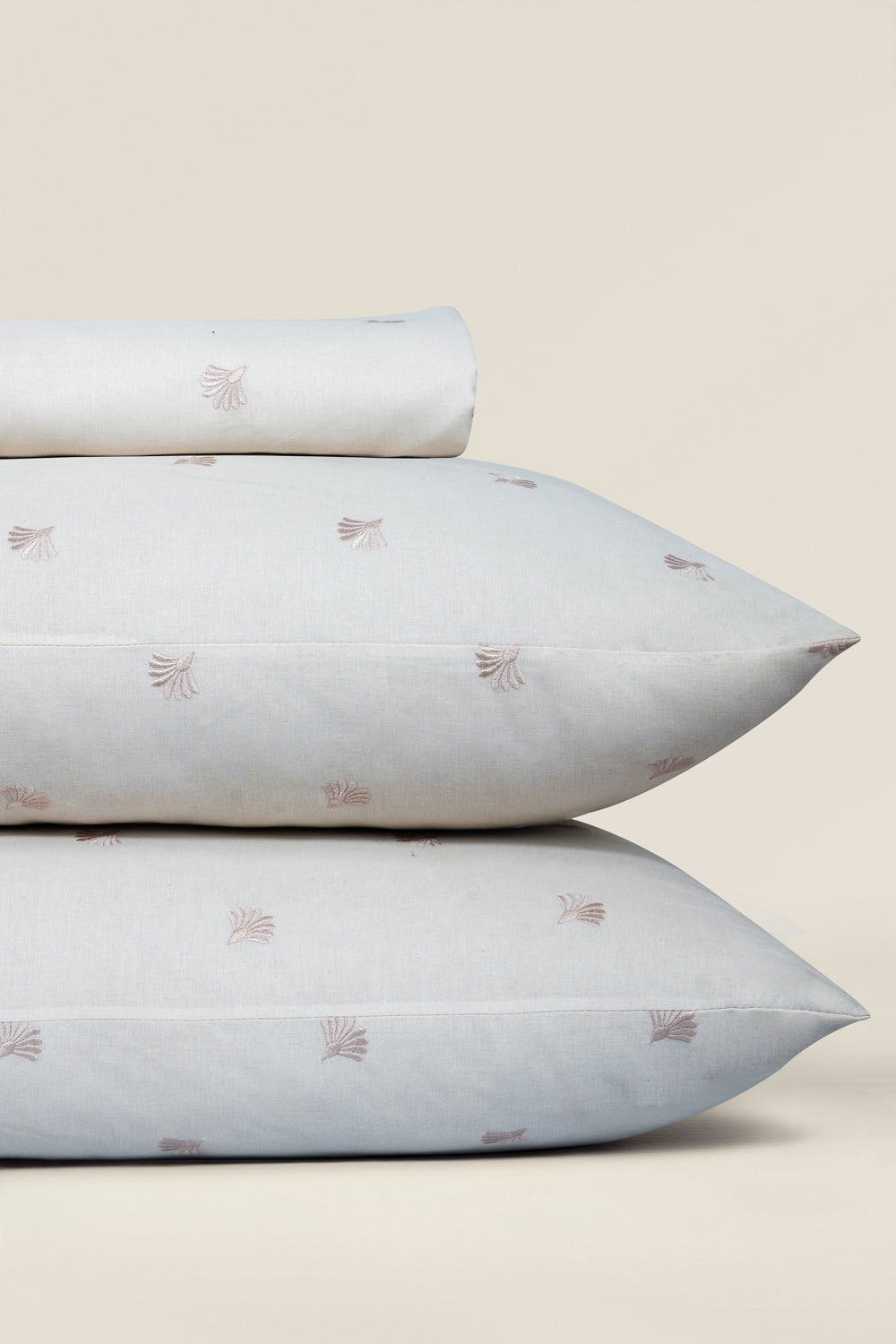 https://cdn.shopify.com/s/files/1/0706/3253/8159/files/ES-10-Sheet-Set-_1.jpg?v=1770707050