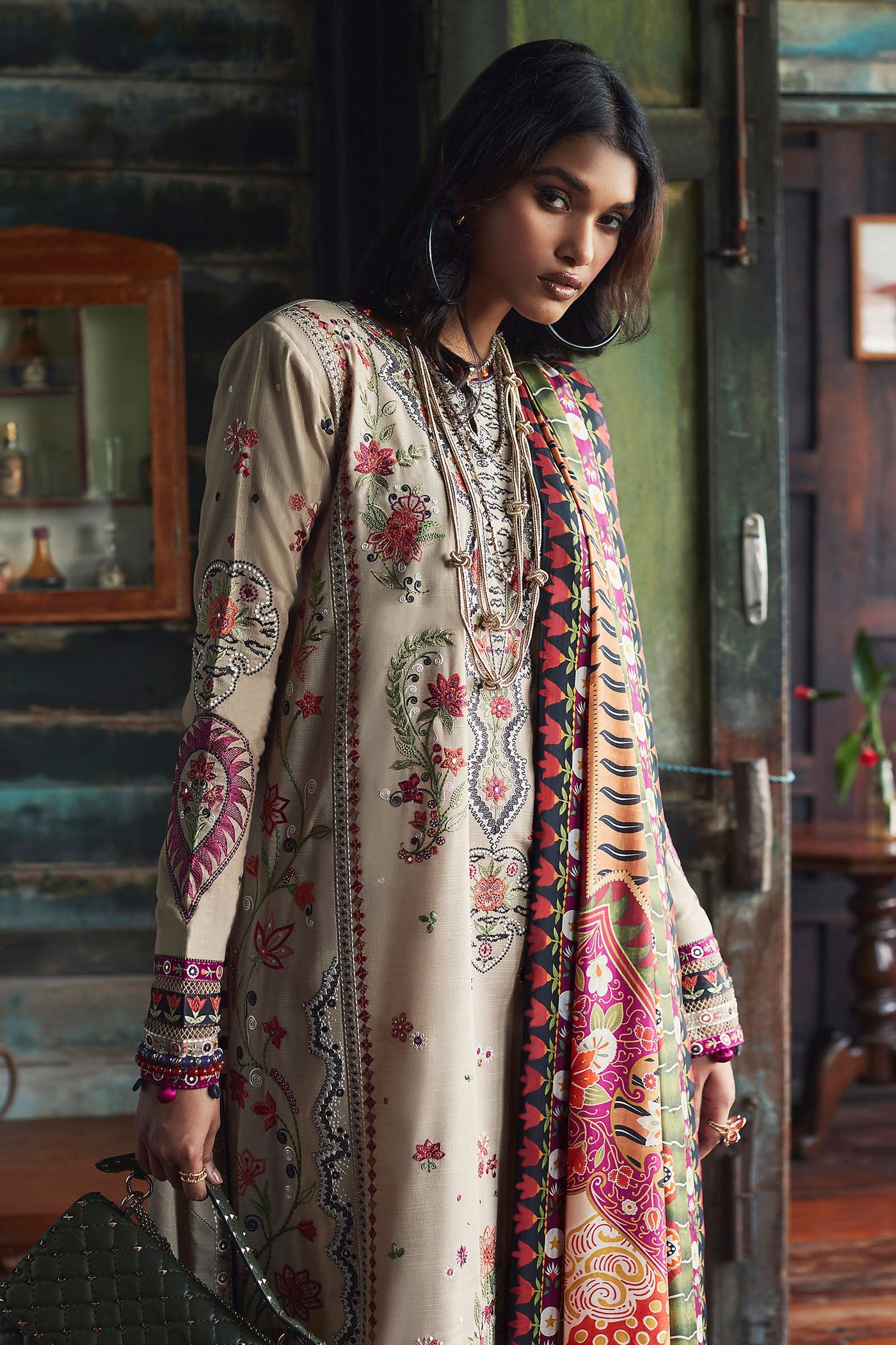 https://cdn.shopify.com/s/files/1/1678/4755/products/ElanWinter-ProductImages_0001s_0005_AH6I0608.jpg?v=1671781266