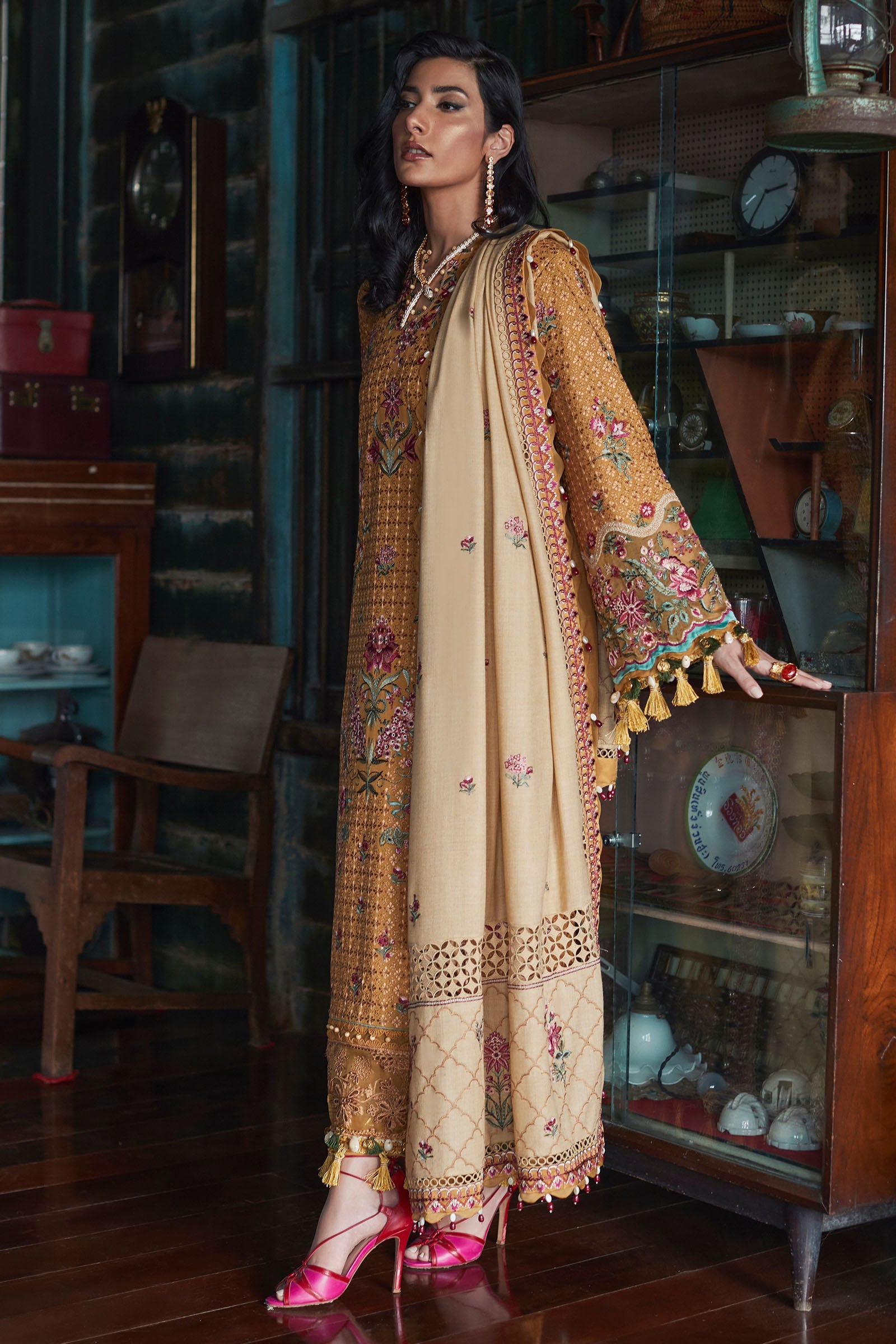 https://cdn.shopify.com/s/files/1/1678/4755/products/ElanWinter-ProductImages_0002s_0003_AH6I0751.jpg?v=1671824823