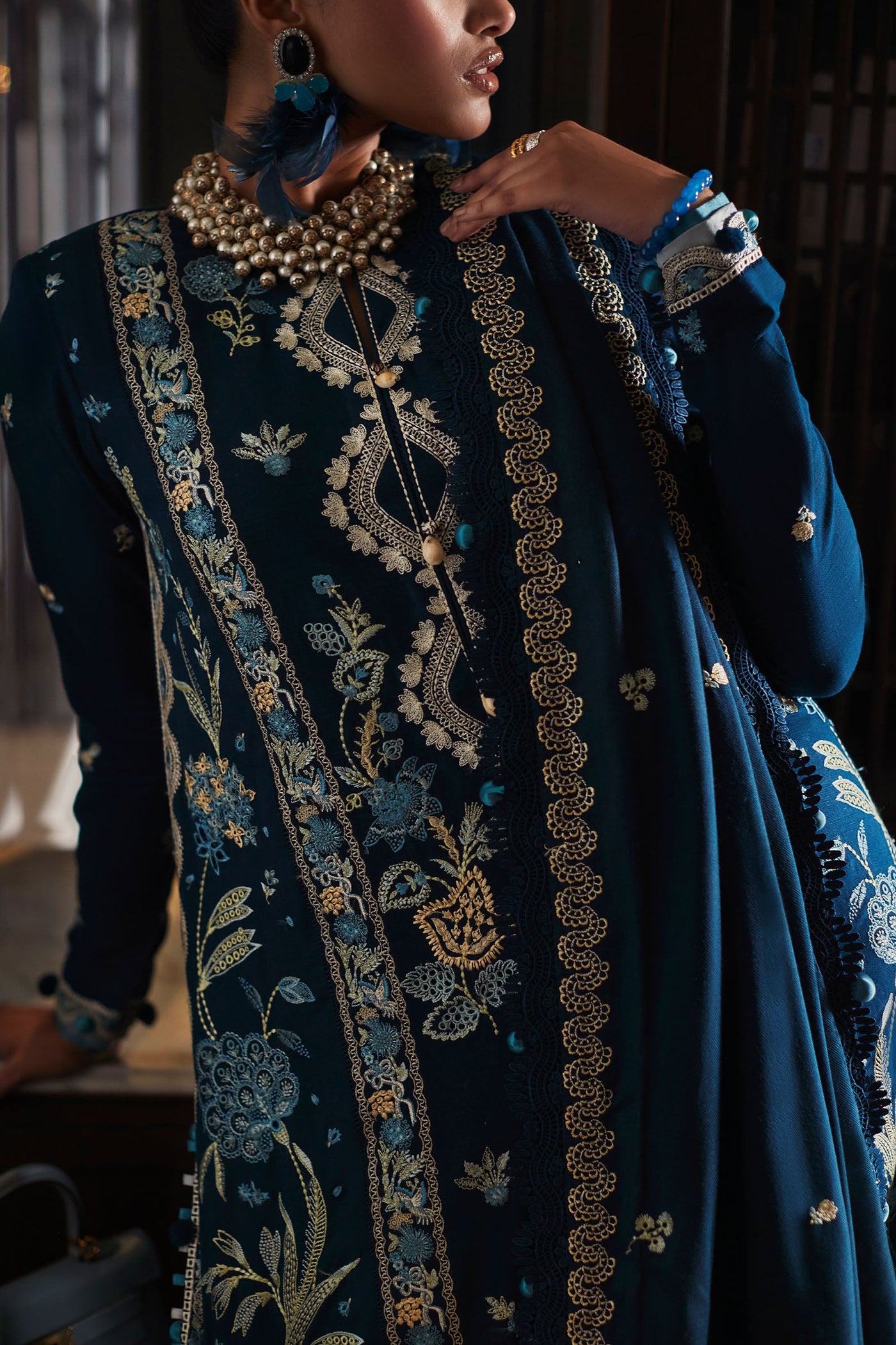 https://cdn.shopify.com/s/files/1/1678/4755/products/ElanWinter-ProductImages_0004_AH6I1630.jpg?v=1671691618