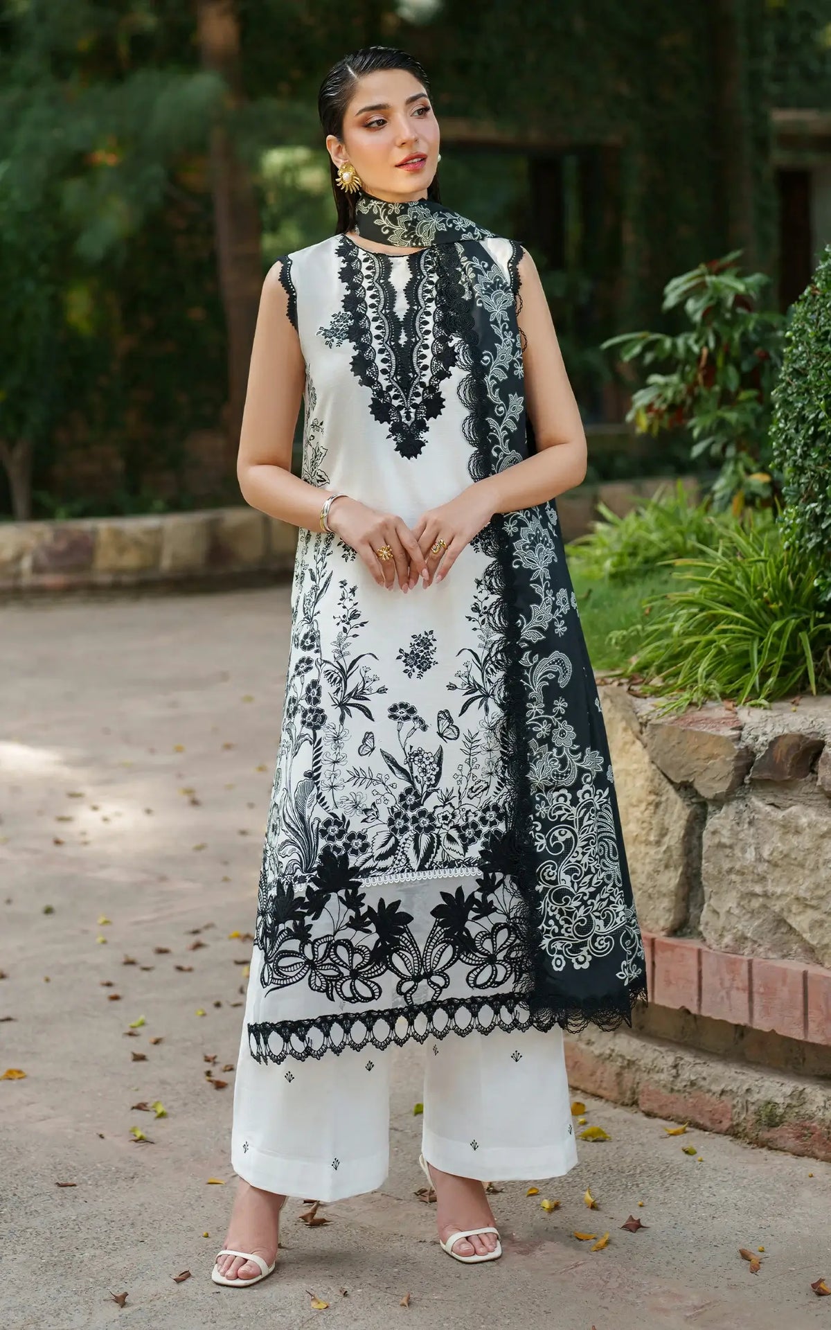 Ember Glow-MWL25-03 | 3pcs Embroidered Unstitched Winter