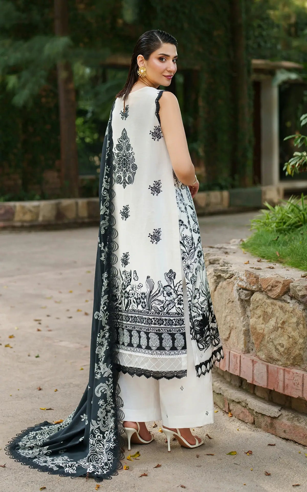 Ember Glow-MWL25-03 | 3pcs Embroidered Unstitched Winter