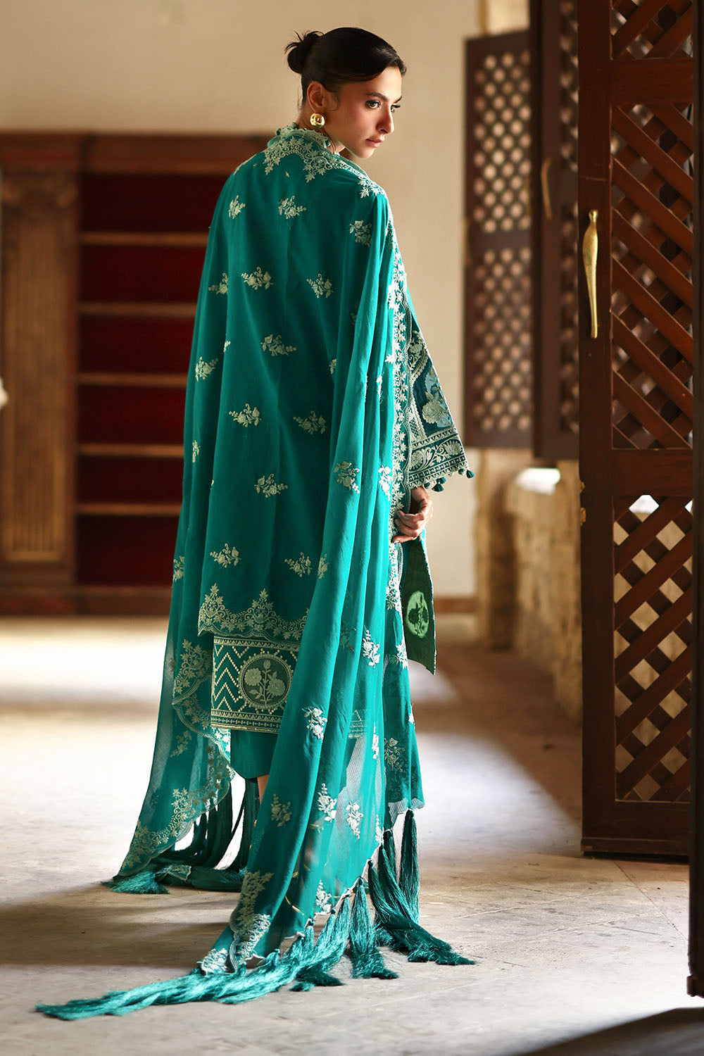 3 Piece Embroidered Lawn Suit with Organza Applique Borders and Embroidered Denting Lawn Dupatta