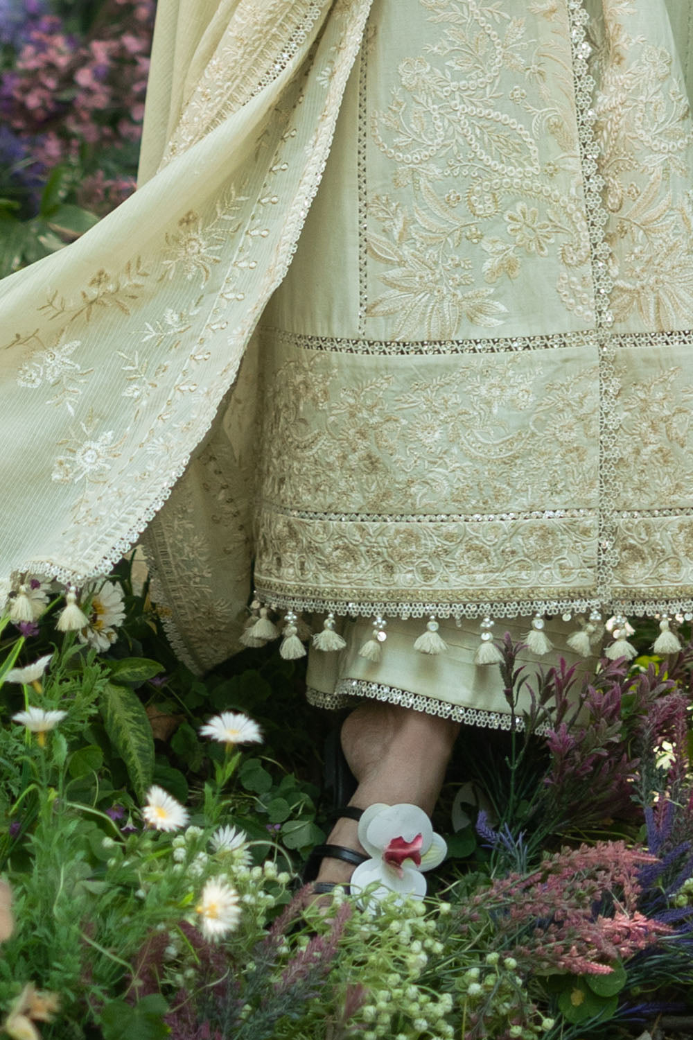 https://cdn.shopify.com/s/files/1/0706/3253/8159/files/Embroidered-Denting-Lawn-Dupatta-Embroidered-Lawn-Shirt-Dyed-Trouser-Gulahmed-FE-62028-Bottom.jpg?v=1777741366