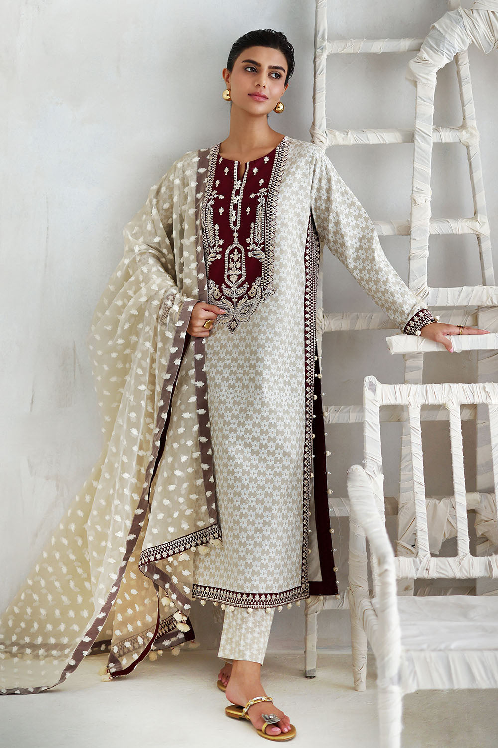 3 Piece Lacquer Printed Lawn Suit with Jacquard Organza Dupatta and Embroidered Borders