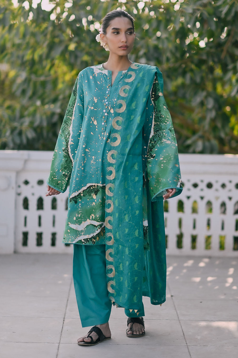 3 Piece Gold Printed Lawn Suit with Embroidered Lacquer Printed Dupatta
