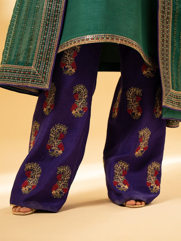 Fozia Khalid – Emerald Craftsmanship Style