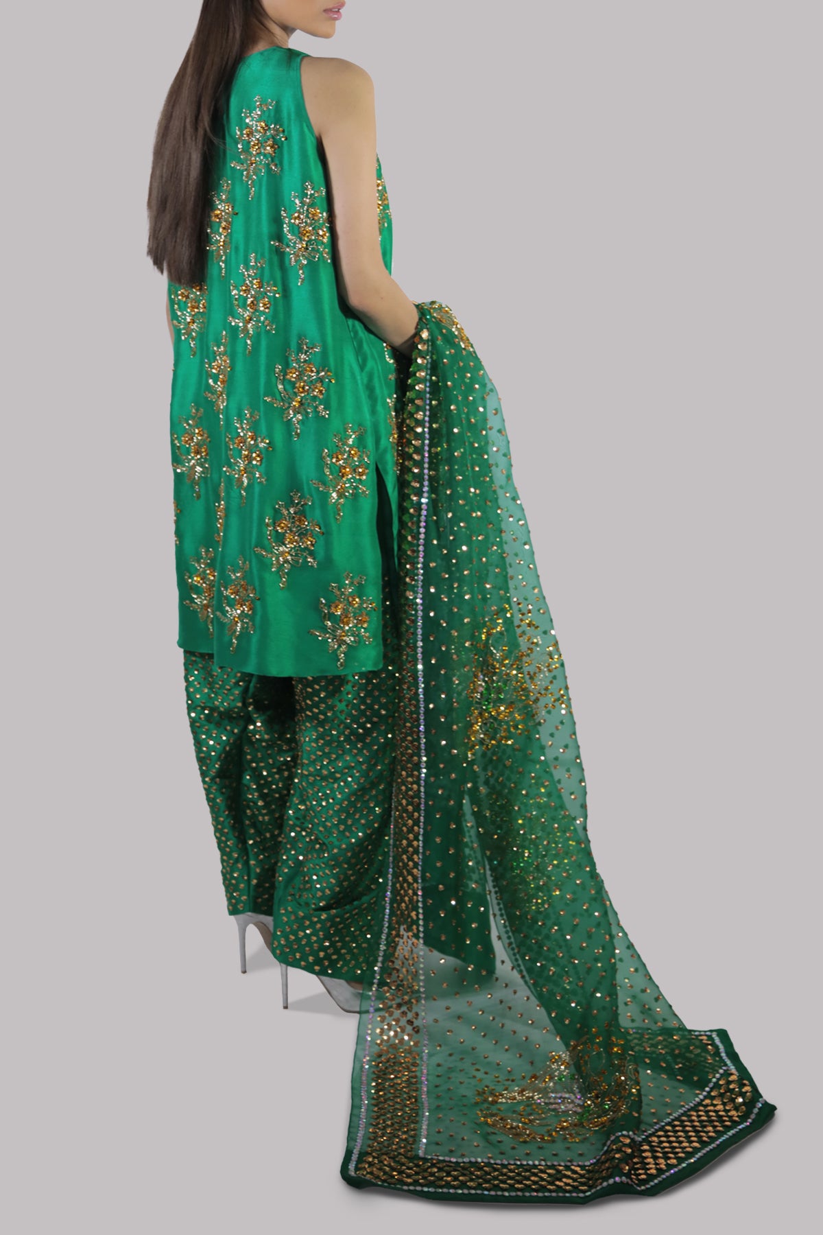 https://www.museluxe.com/wp-content/uploads/2025/02/Emerald-green-2-1.jpg
