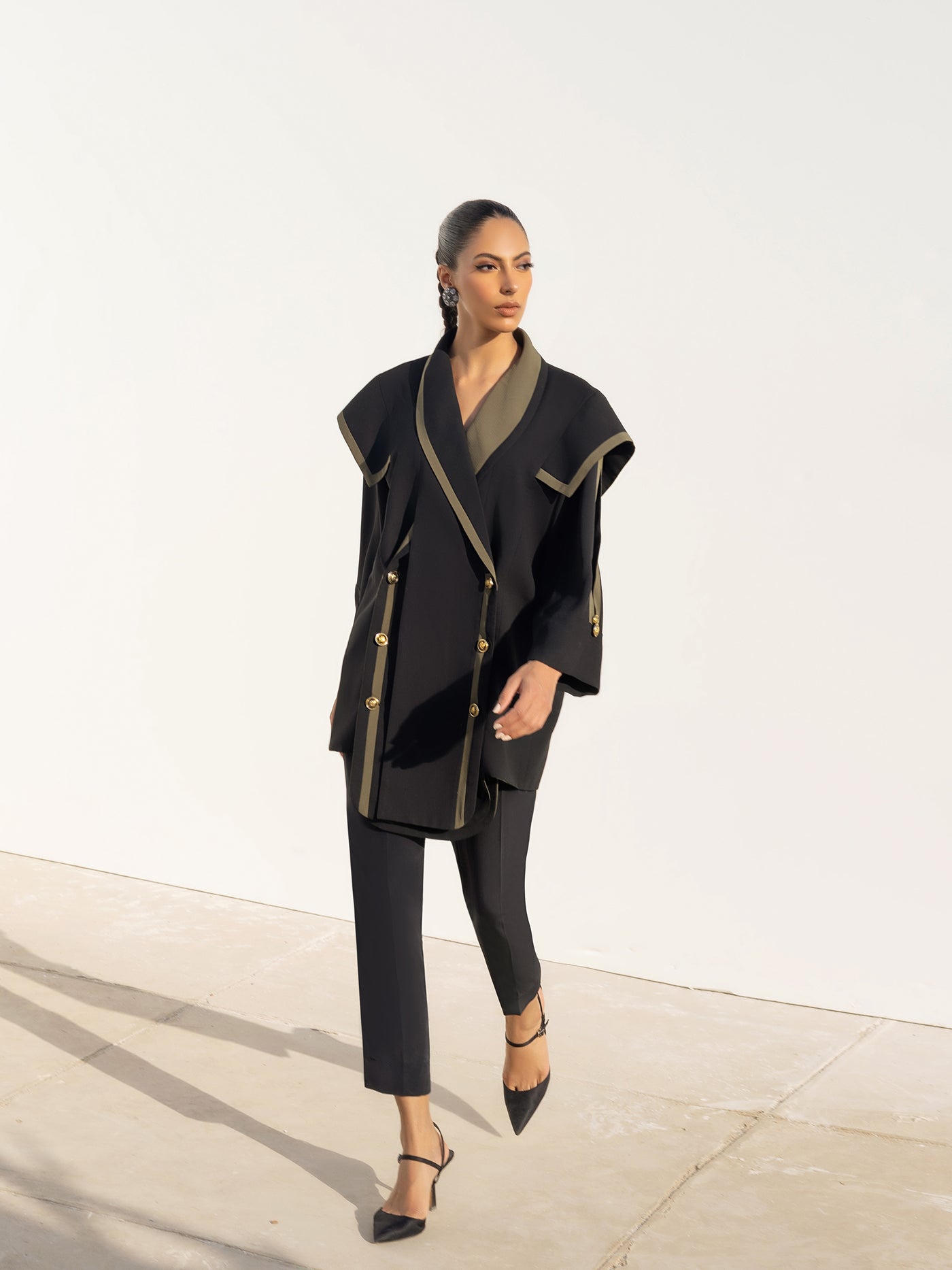 https://i0.wp.com/iqa.design/wp-content/uploads/2024/01/Eyana-Black-3.jpg?fit=1920%2C2560&ssl=1
