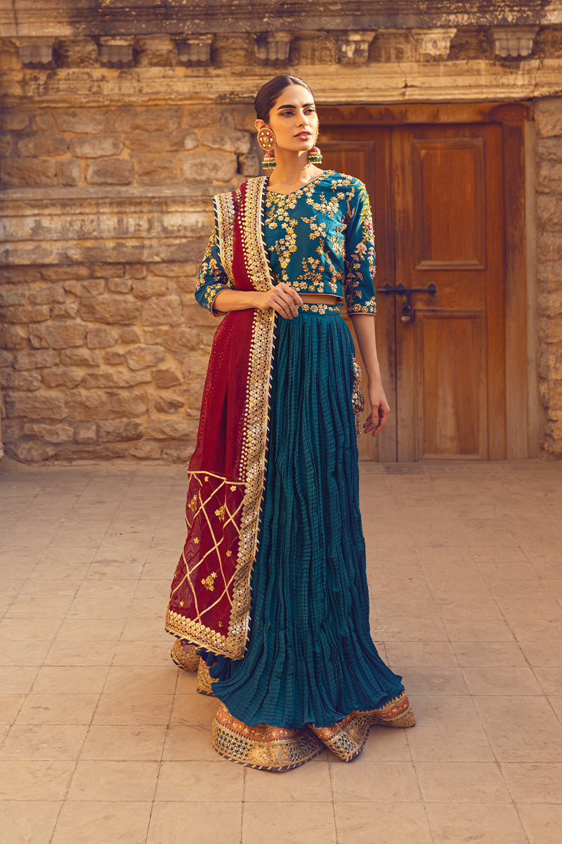 https://cdn.shopify.com/s/files/1/0412/9311/9639/products/FARNAZ.jpg?v=1755496517