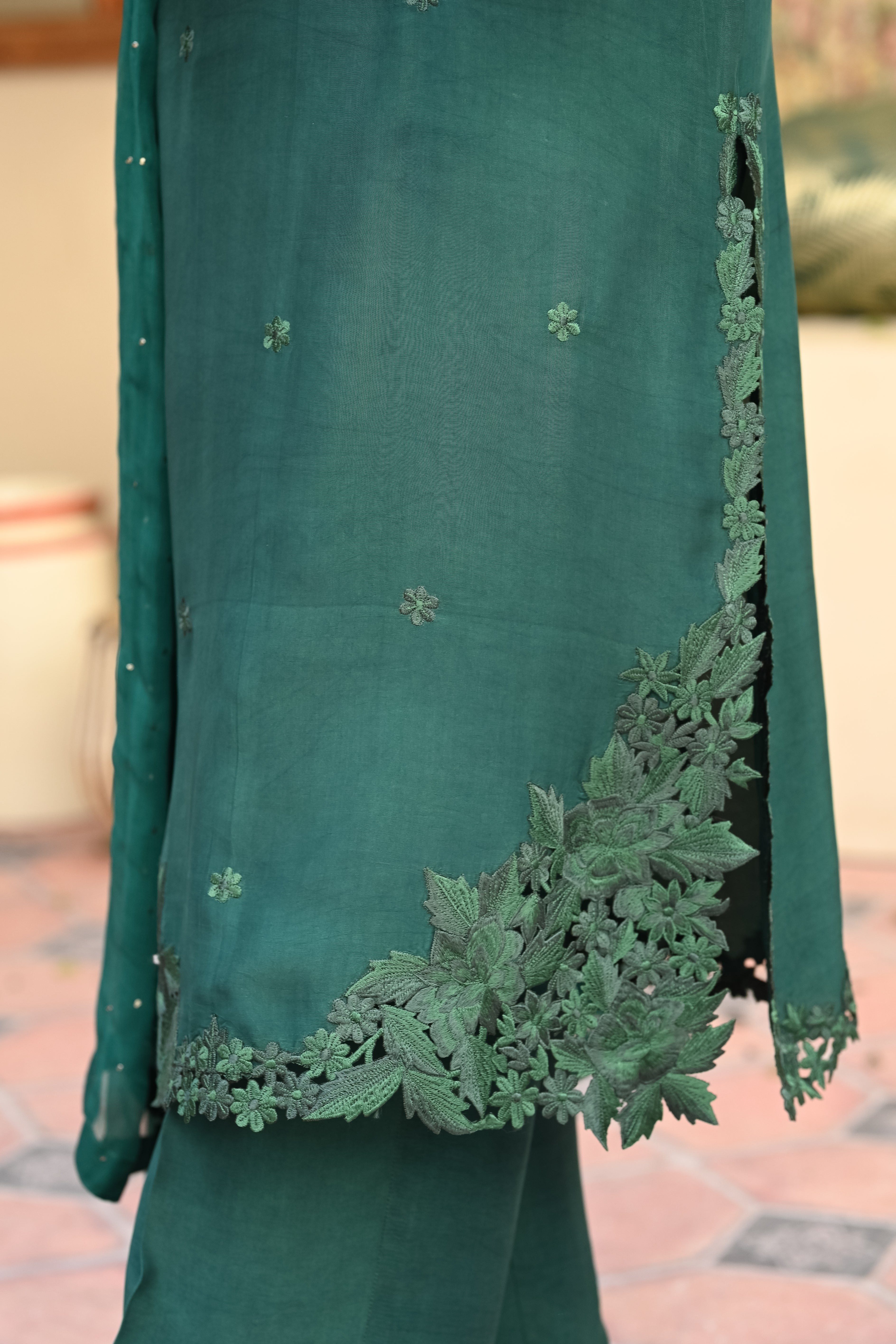 Outfit Name: Zamurd
Collection: Nazm
Code: CBR 104