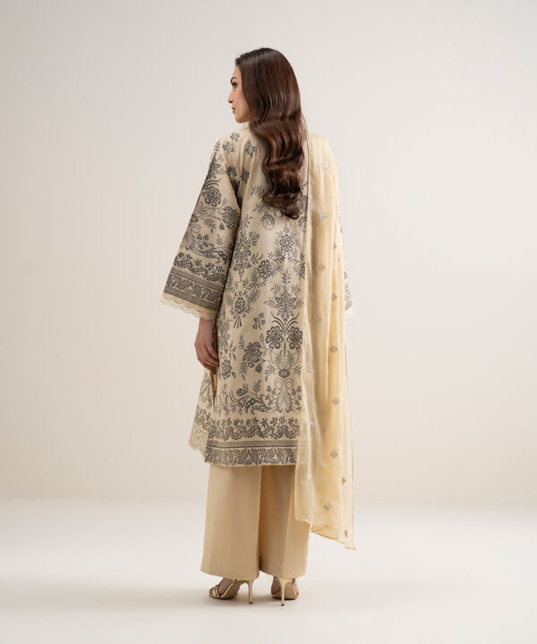 3 Piece - Embroidered Jacquard Suit