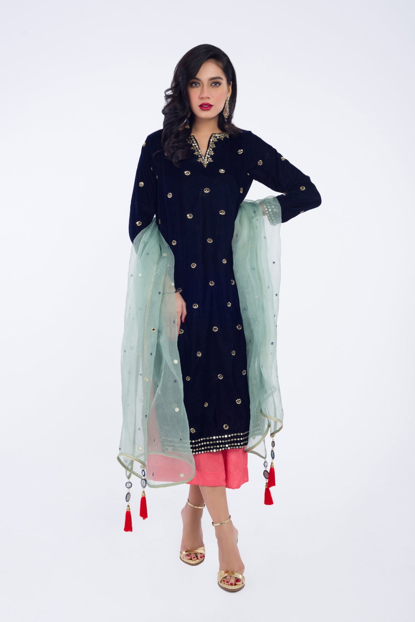 https://cdn.shopify.com/s/files/1/0654/4313/5706/products/FF9E632F-B4CD-4B3D-B852-B35C5256471E-scaled.jpg?v=1656747185