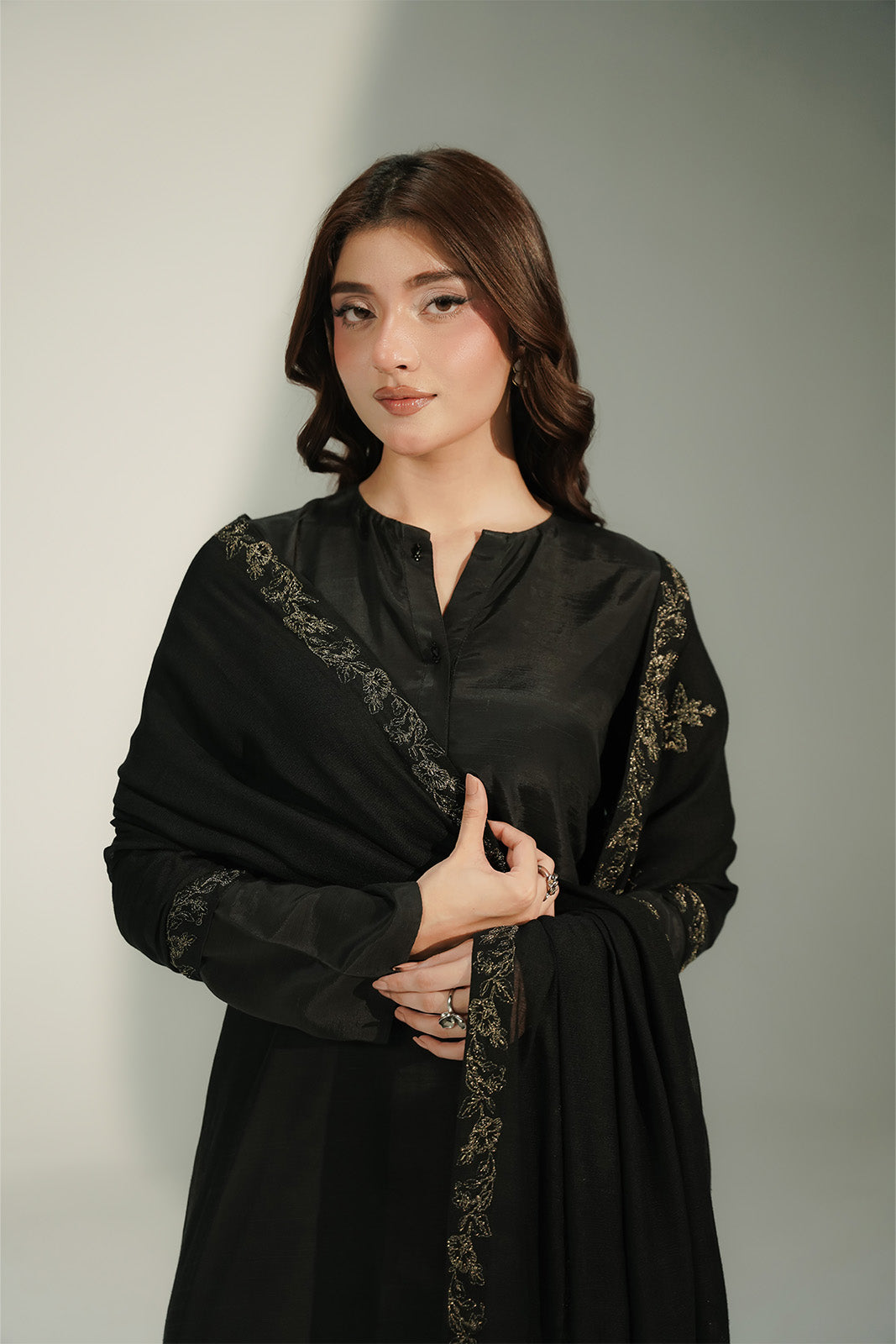 1 Piece Khaddi Net Embroidered Shawl (FH0036)