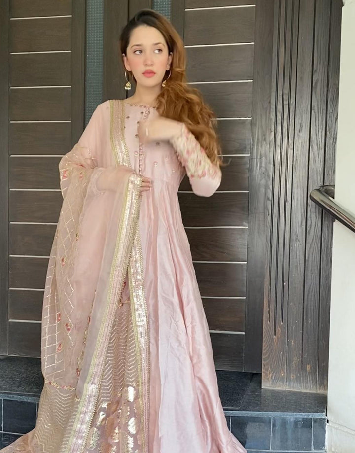 https://cdn.shopify.com/s/files/1/0262/2531/1795/products/FIZA-KHAWAR_0000_Layer2.jpg?v=1596536515