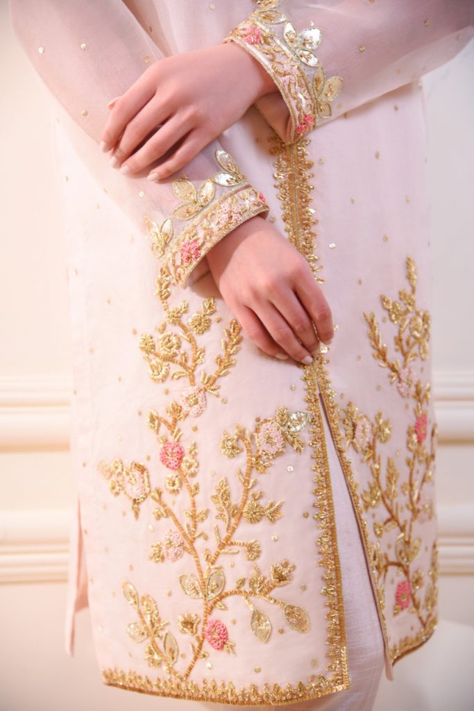 https://cdn.shopify.com/s/files/1/0282/3926/5889/products/FR-42-1-683x1024.jpg?v=1755264398