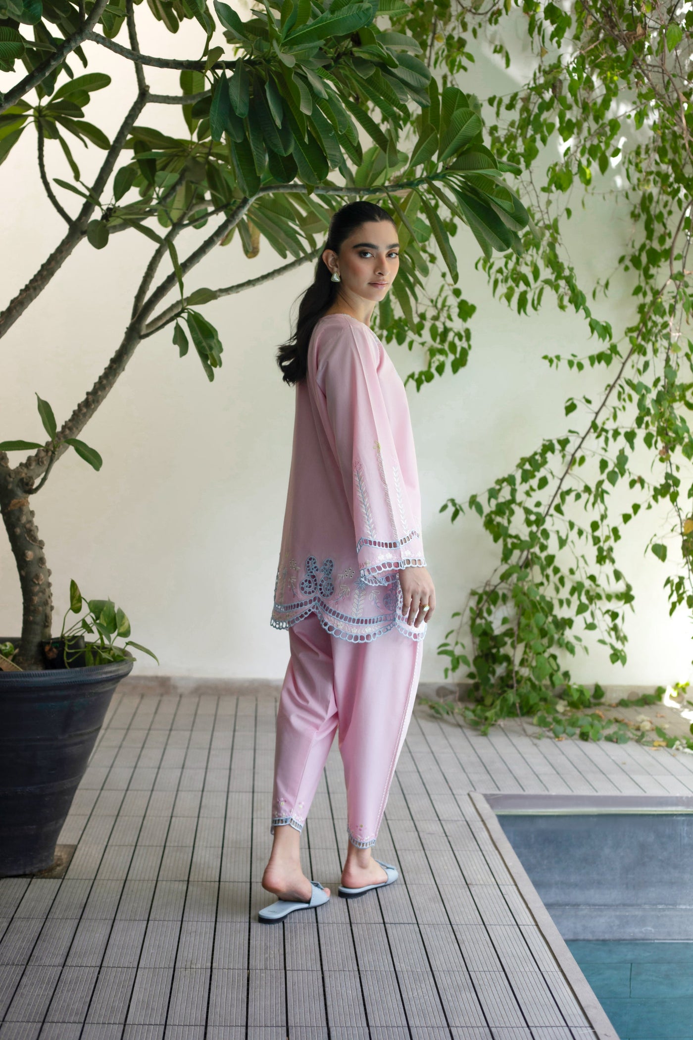 https://cdn.shopify.com/s/files/1/0904/3817/2979/files/FROSTEDLILAC-SoftPink_2.jpg?v=1772328124