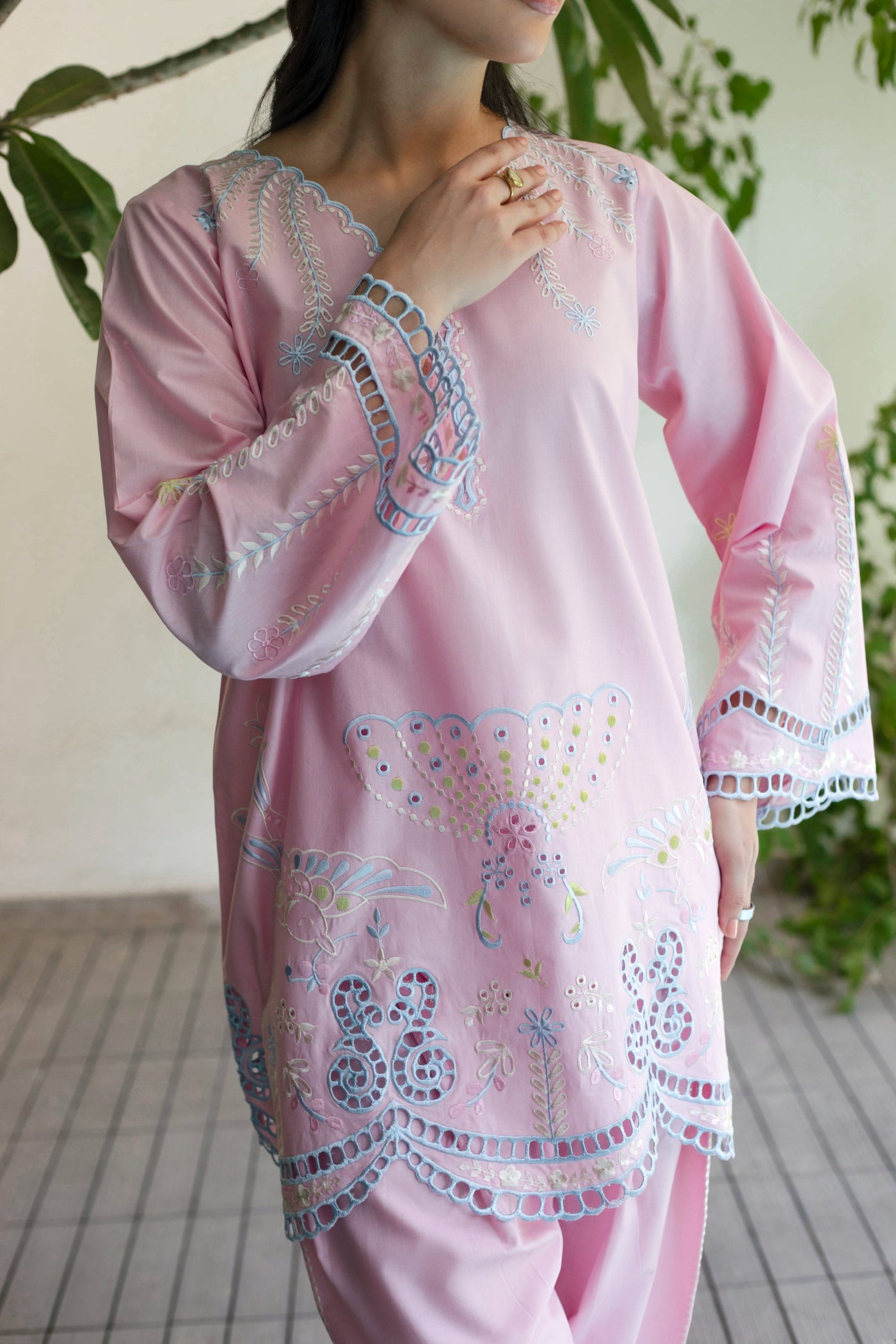 https://cdn.shopify.com/s/files/1/0904/3817/2979/files/FROSTEDLILAC-SoftPink_6.jpg?v=1769038555