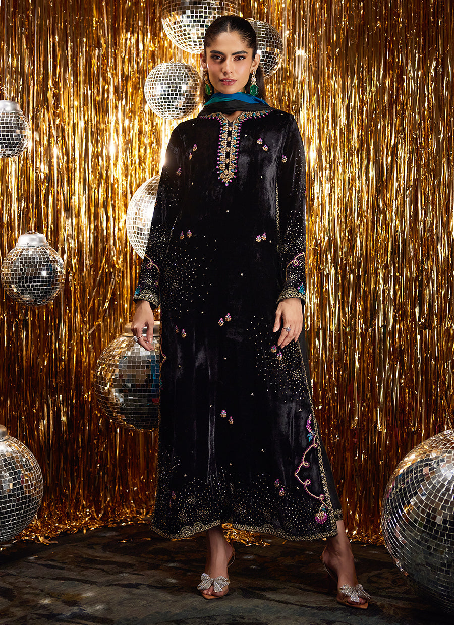 Masika Black Shirt And Dupatta - FTAVF25-18
