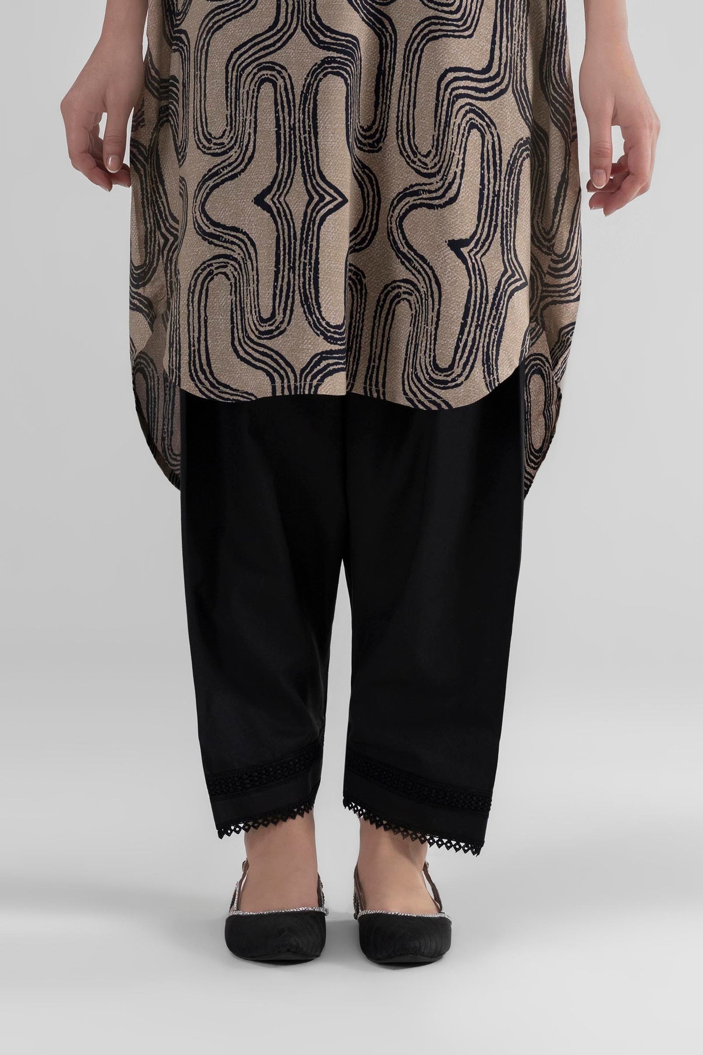https://cdn.shopify.com/s/files/1/0740/1753/8280/files/FW23TRD006_1.jpg?v=1776407207