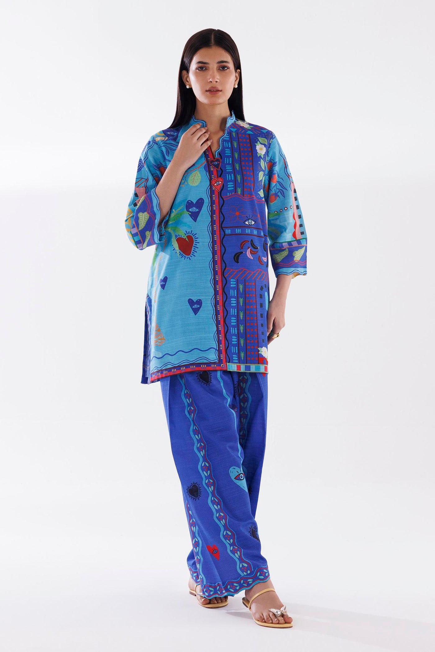 sana-safinaz-pool-41747350