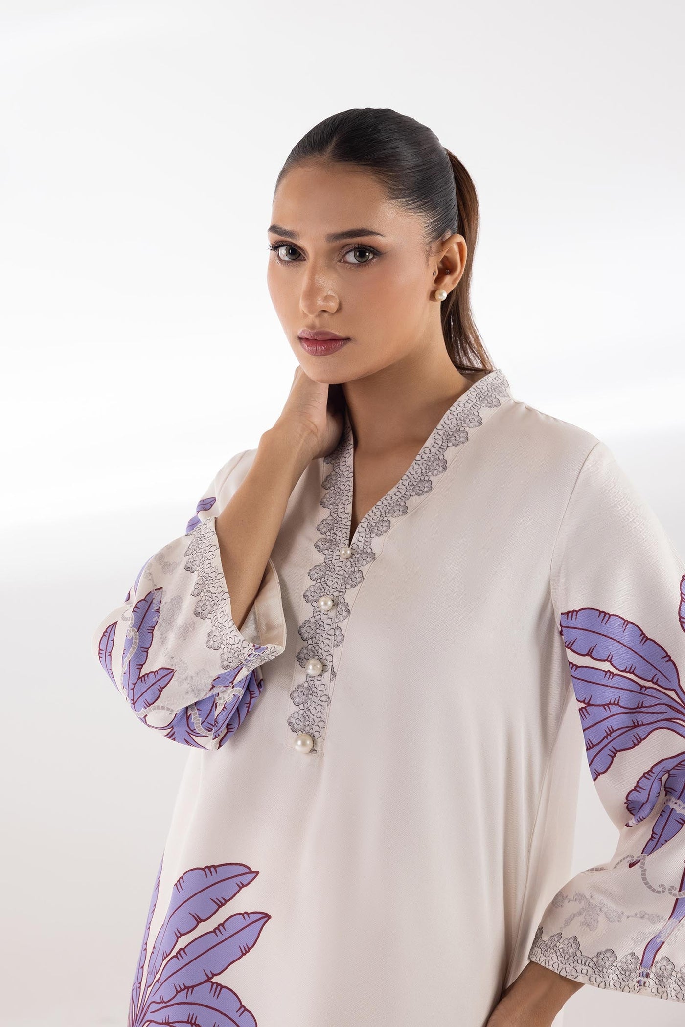 sana-safinaz-pool-25066228