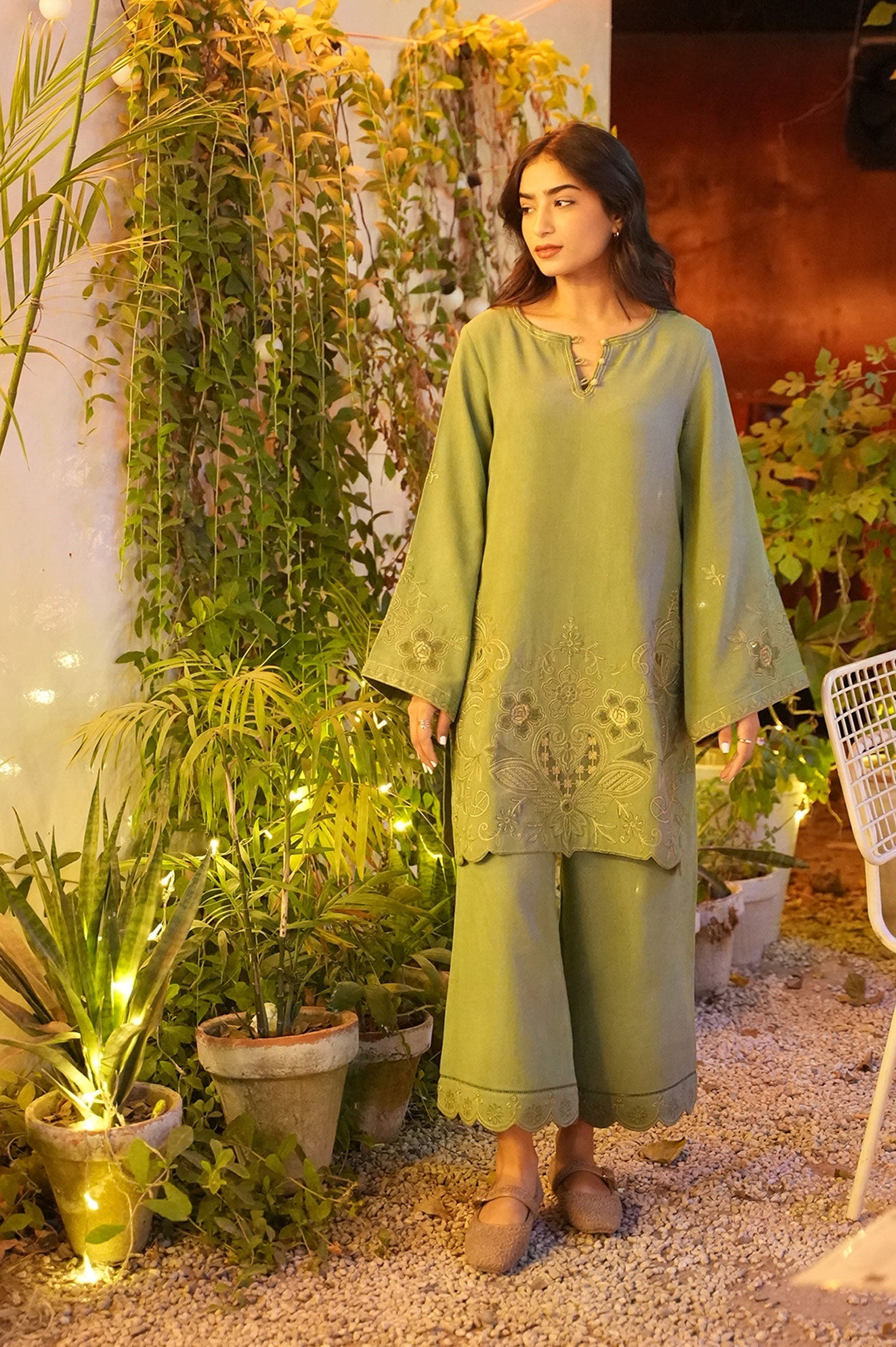 https://cdn.shopify.com/s/files/1/0587/3080/7460/files/FW25DC-2882_1.jpg?v=1771075790