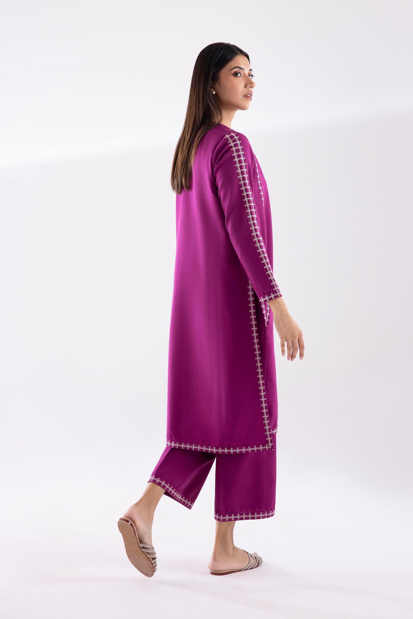 https://cdn.shopify.com/s/files/1/0740/1753/8280/files/FW25ESE984P2T_2.jpg?v=1762947777